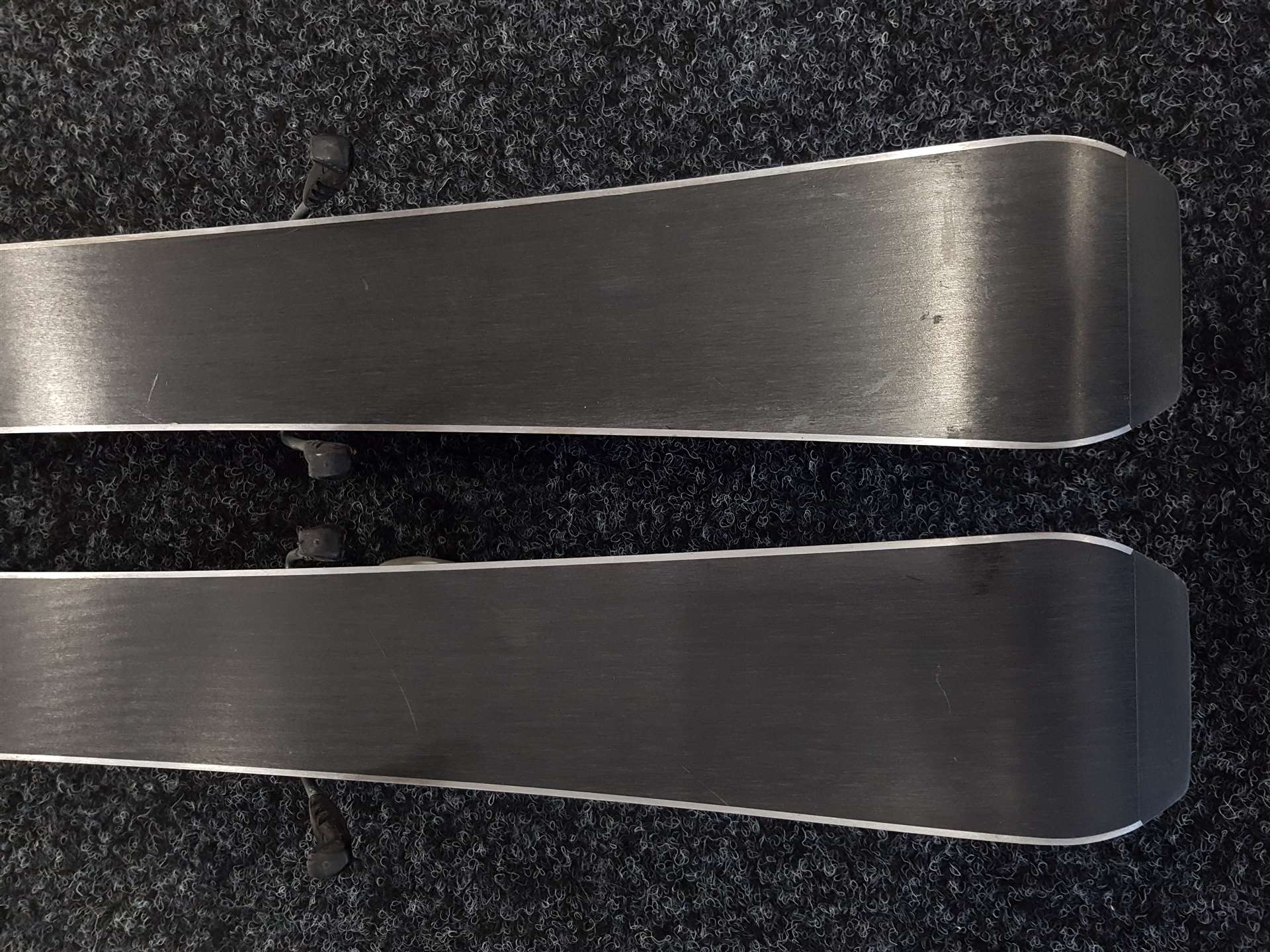 Použité lyže SPORTEN Danger Zone  + viazanie Tyrolia LRX 4.5