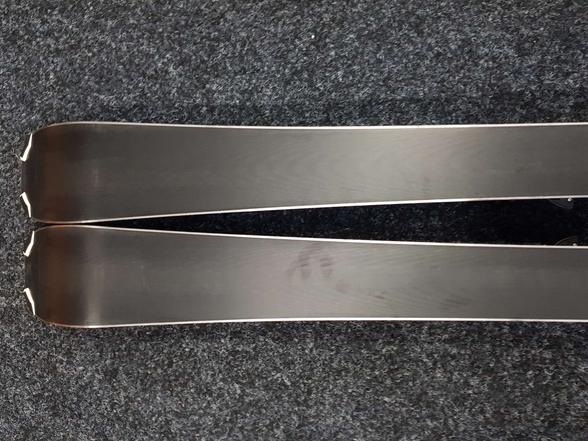 Použité lyže HEAD Shape 3.0 + viazanie Tyrolia 10.0