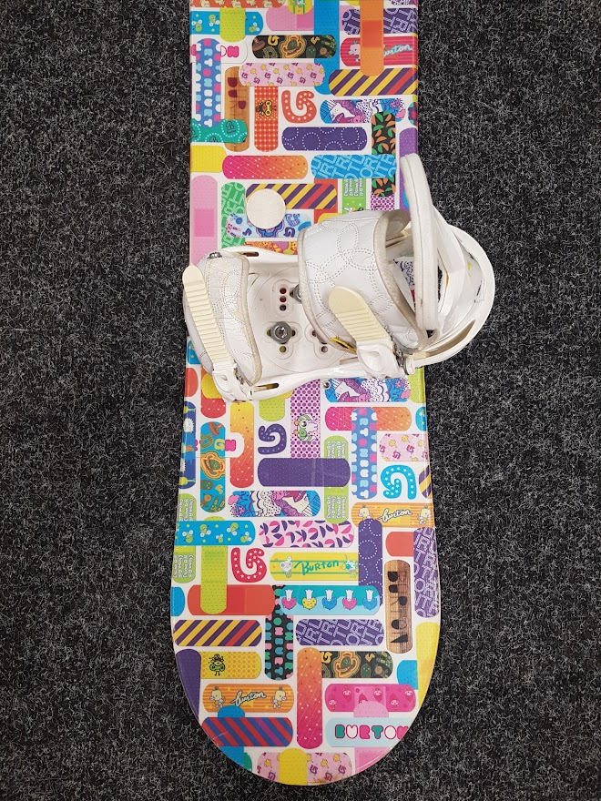 Gebrauchtes Burton Chicklet Snowboard + Burton Sillotto Bindungen Größe S