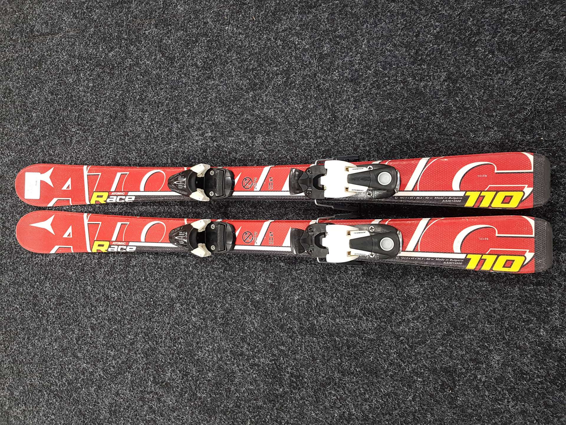 Použité detské lyže ATOMIC Race + viazanie Atomic 4.5