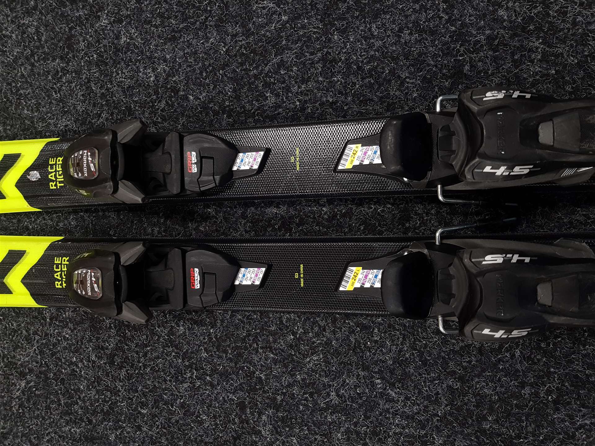 Použité detské lyže VOLKL Race Tiger + viazanie Marker 4.5