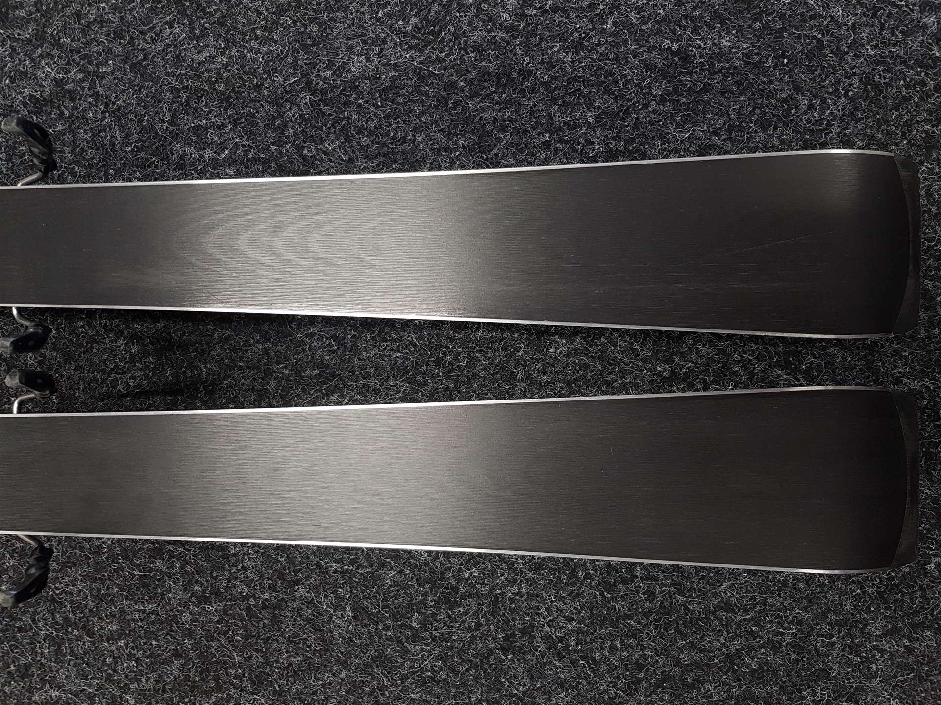 Použité lyže VOLKL VIOLA FLAIR + viazanie Marker FDT 10