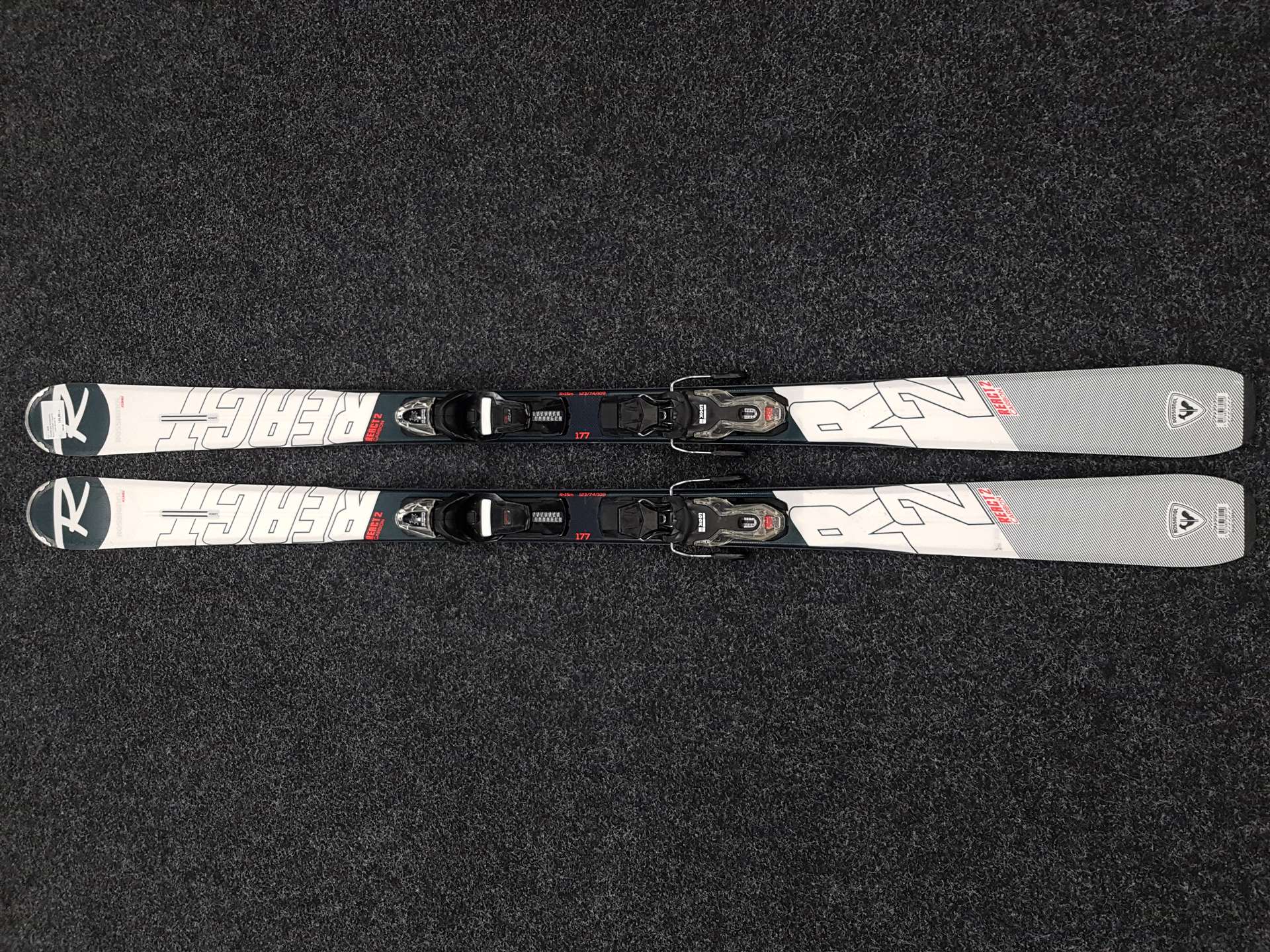 Použité lyže ROSSIGNOL React 2 Carbon + viazanie Look Xpress 10