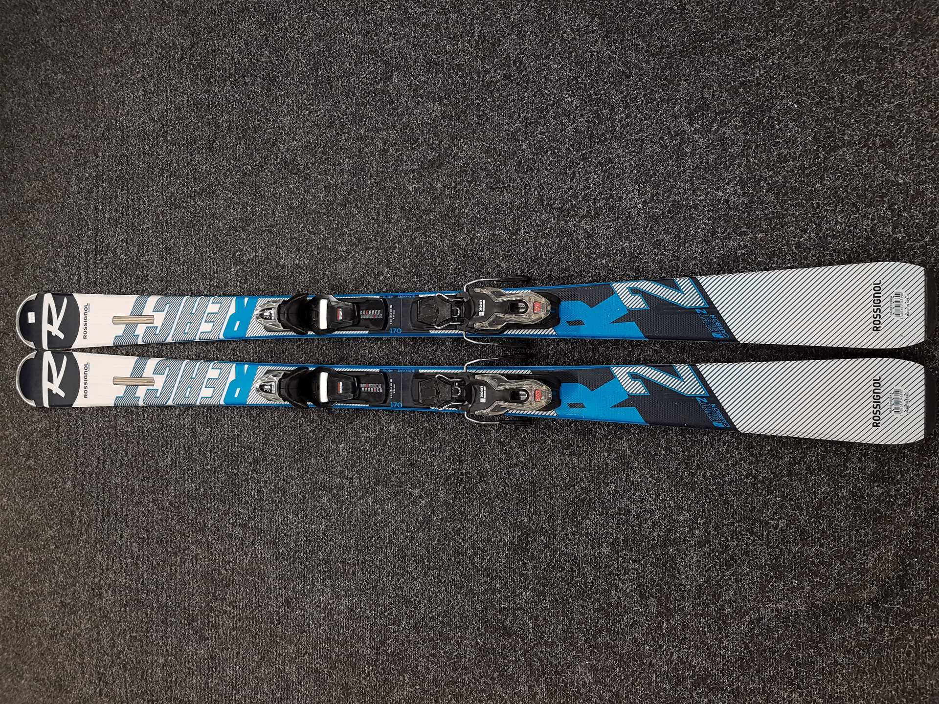 Použité lyže ROSSIGNOL REACT 2 Carbon