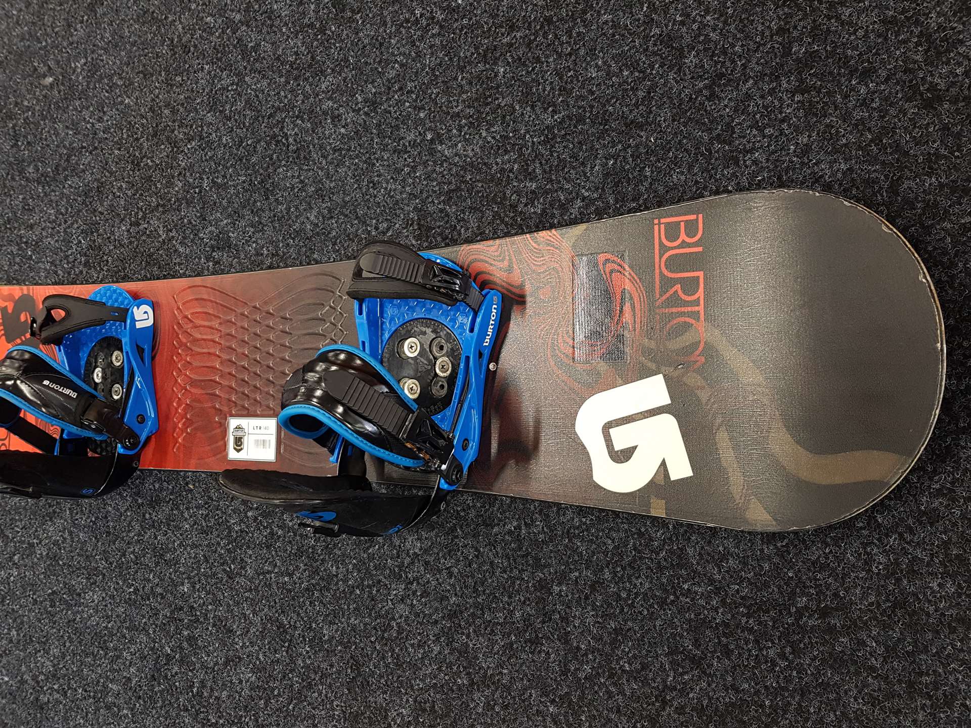 Použitý snowboard BURTON Progression LTR 140 + viazanie Burton veľkosť S