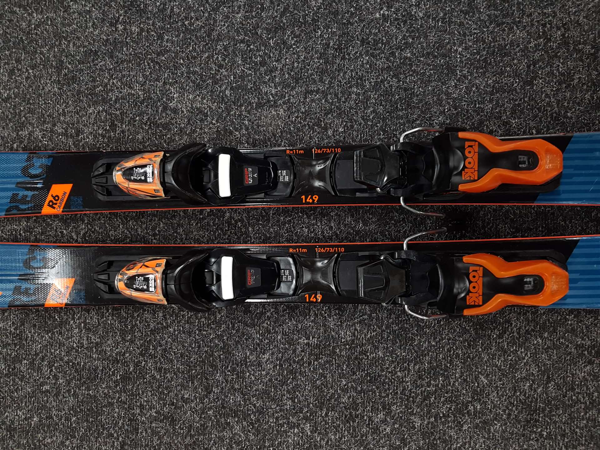 Použité lyže ROSSIGNOL REACT R6 Carbon