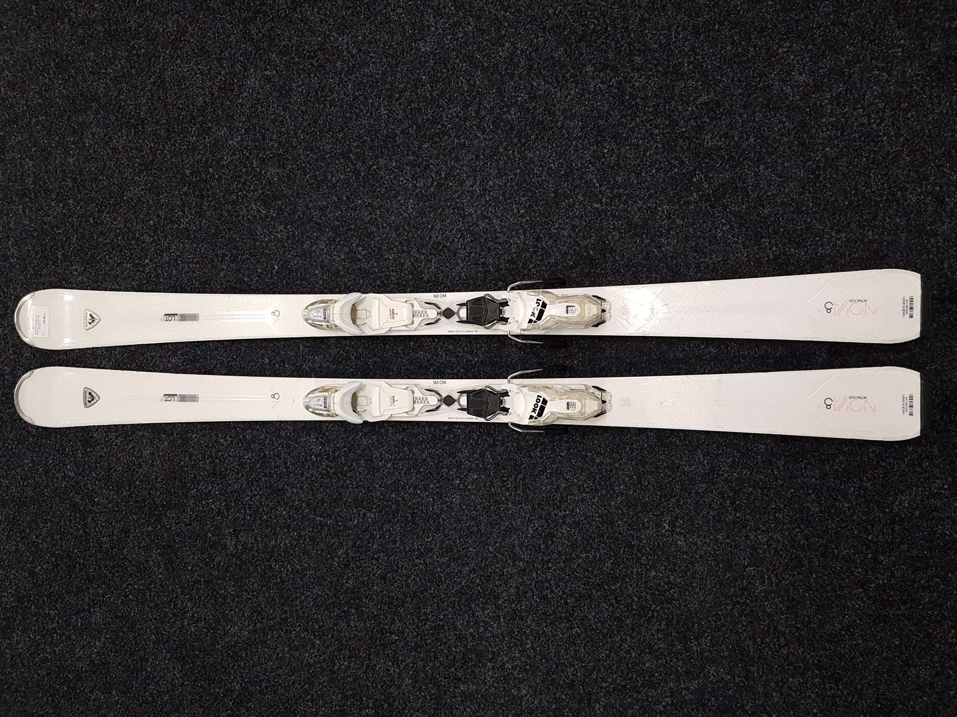 Použité lyže ROSSIGNOL Nova 8 Ca + viazanie Look Xpress 11.0