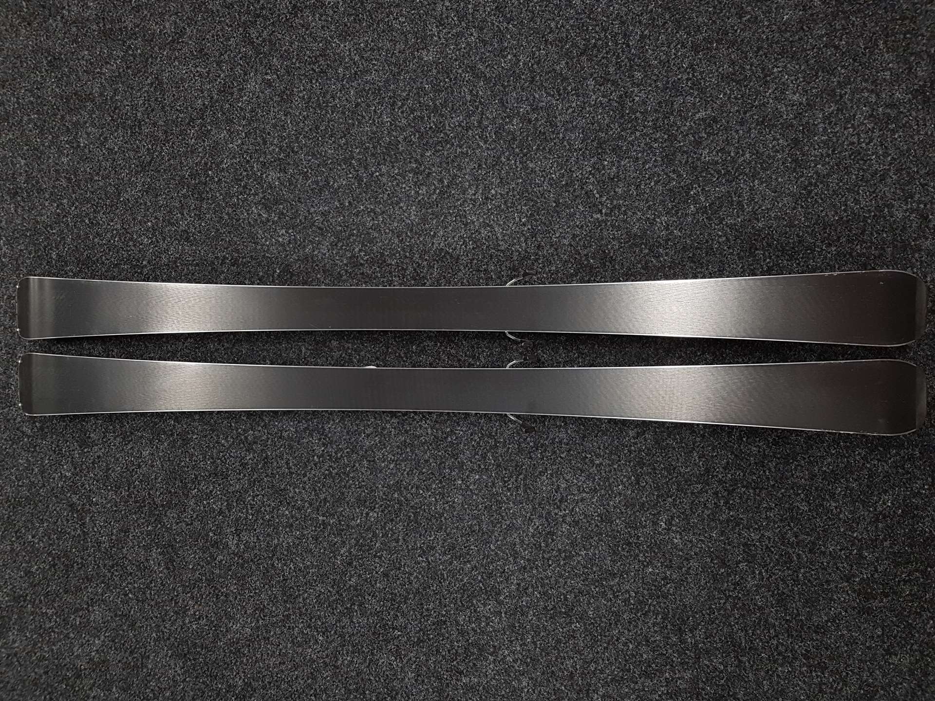 Použité lyže ROSSIGNOL Nova 8 Ca + viazanie Look Xpress 11.0