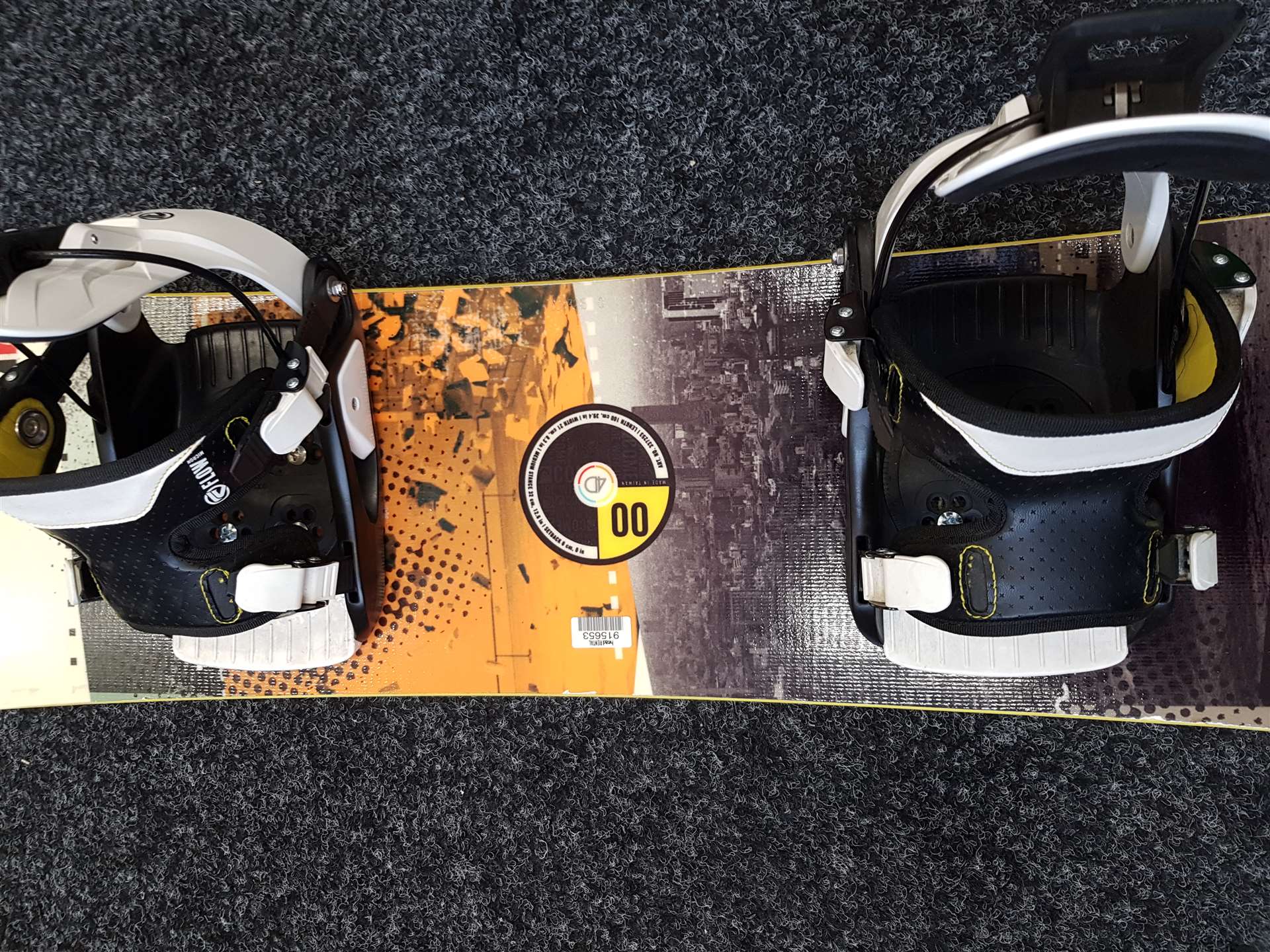 Použitý snowboard HEAD 00 + viazanie Flow veľkosť XS