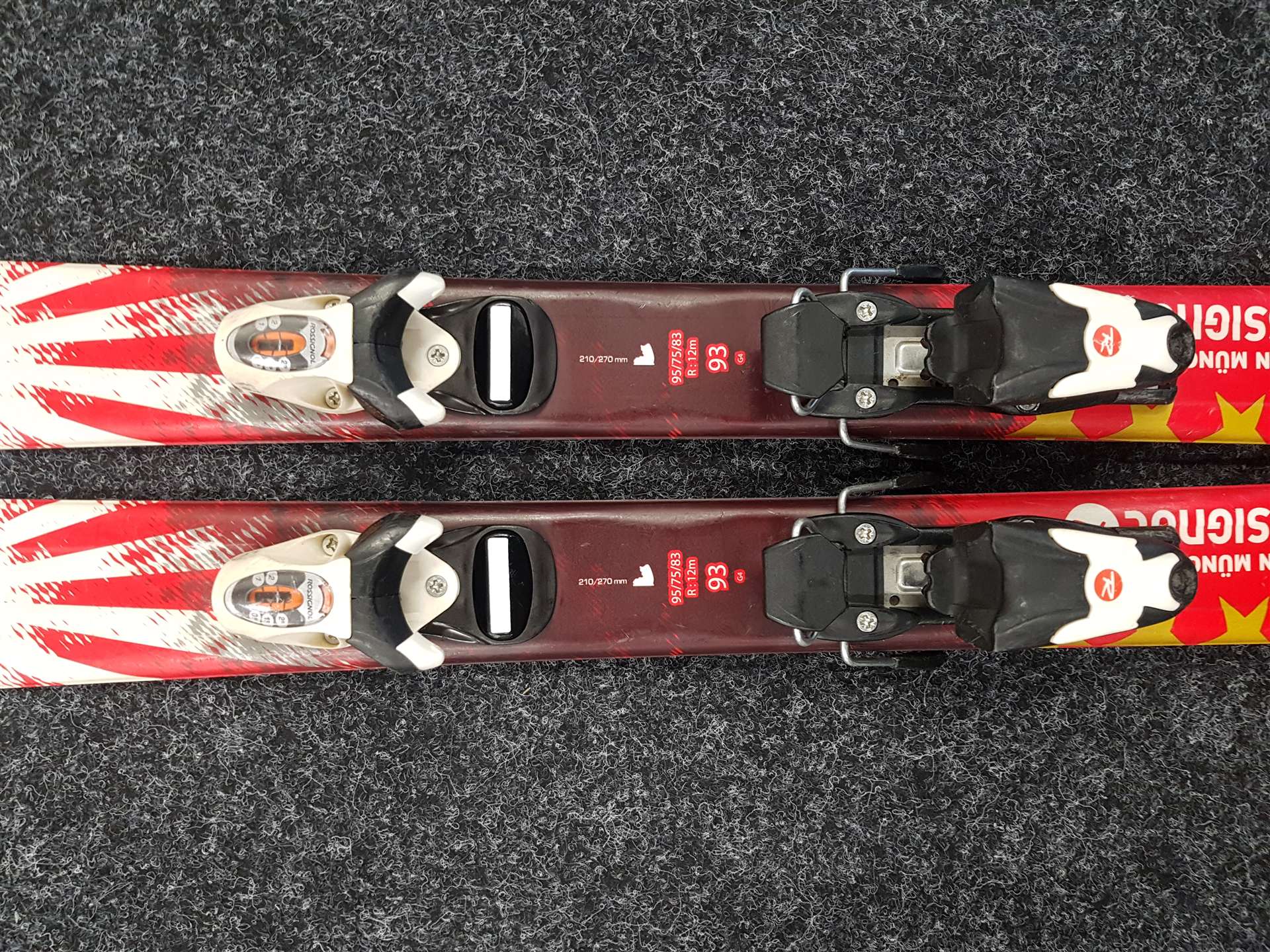 Použité detské lyže ROSSIGNOL FC Bayern München + viazanie Rossignol Comp kid 2,