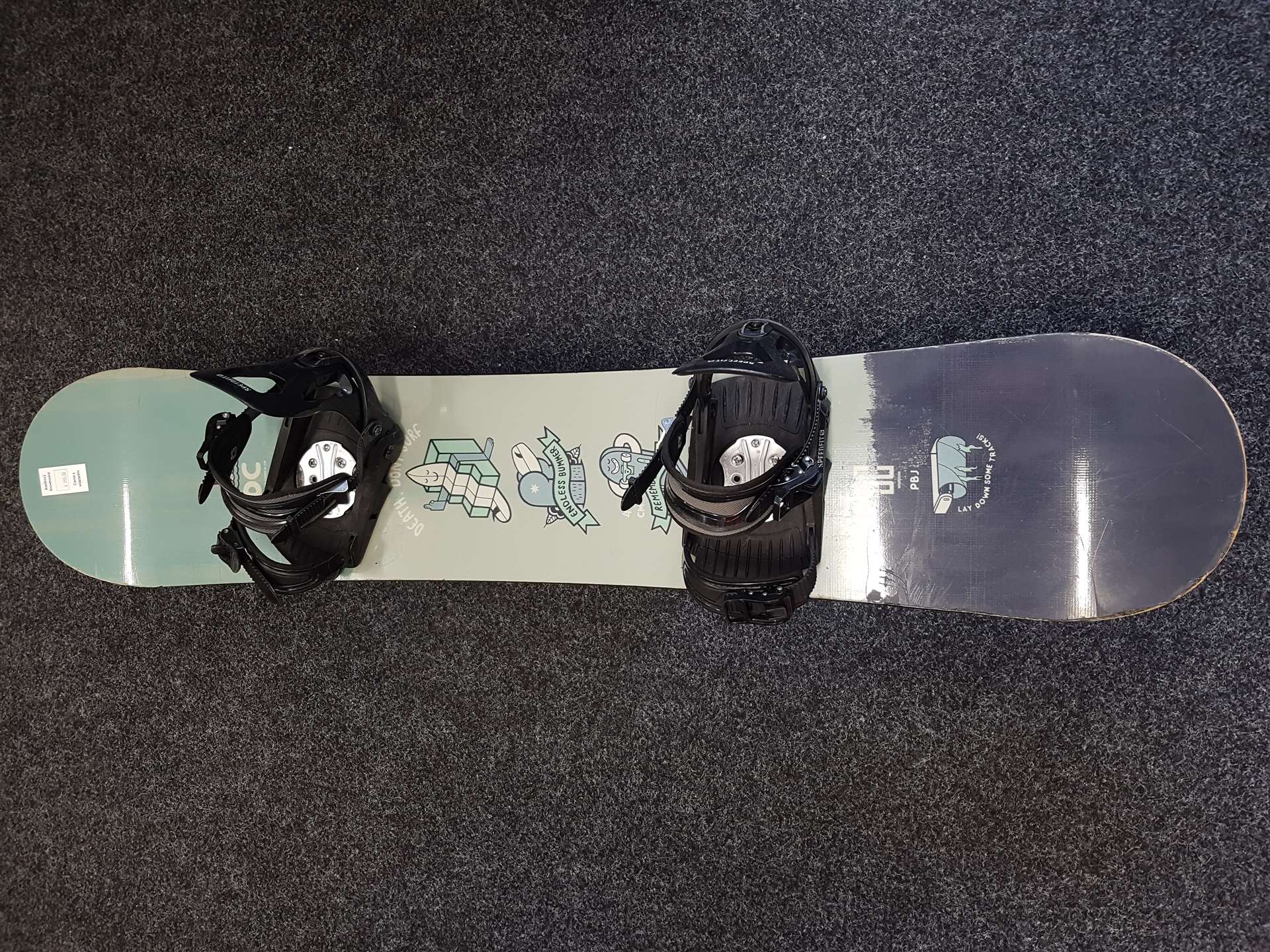 Použitý snowboard DC PBJ + vázání Speedfit velikost S/M