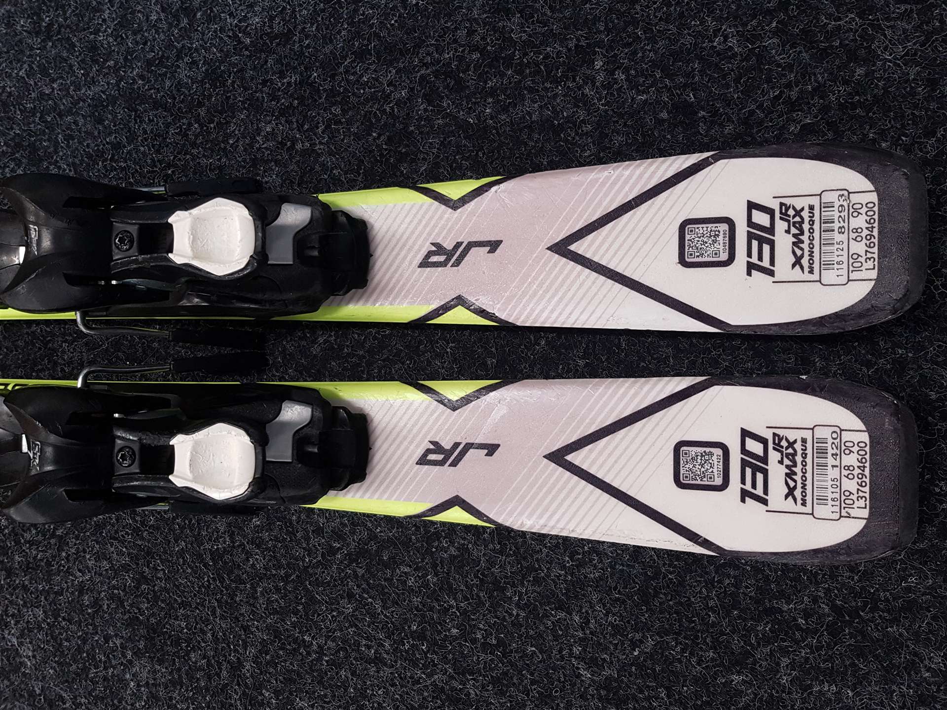 Použité detské lyže SALOMON XMAX JR + viazanie  Ezytrak 7.5