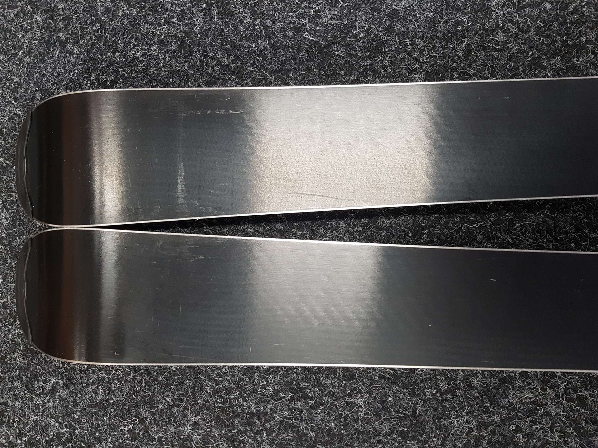 Použité detské lyže SALOMON XMAX JR + viazanie  Ezytrak 7.5