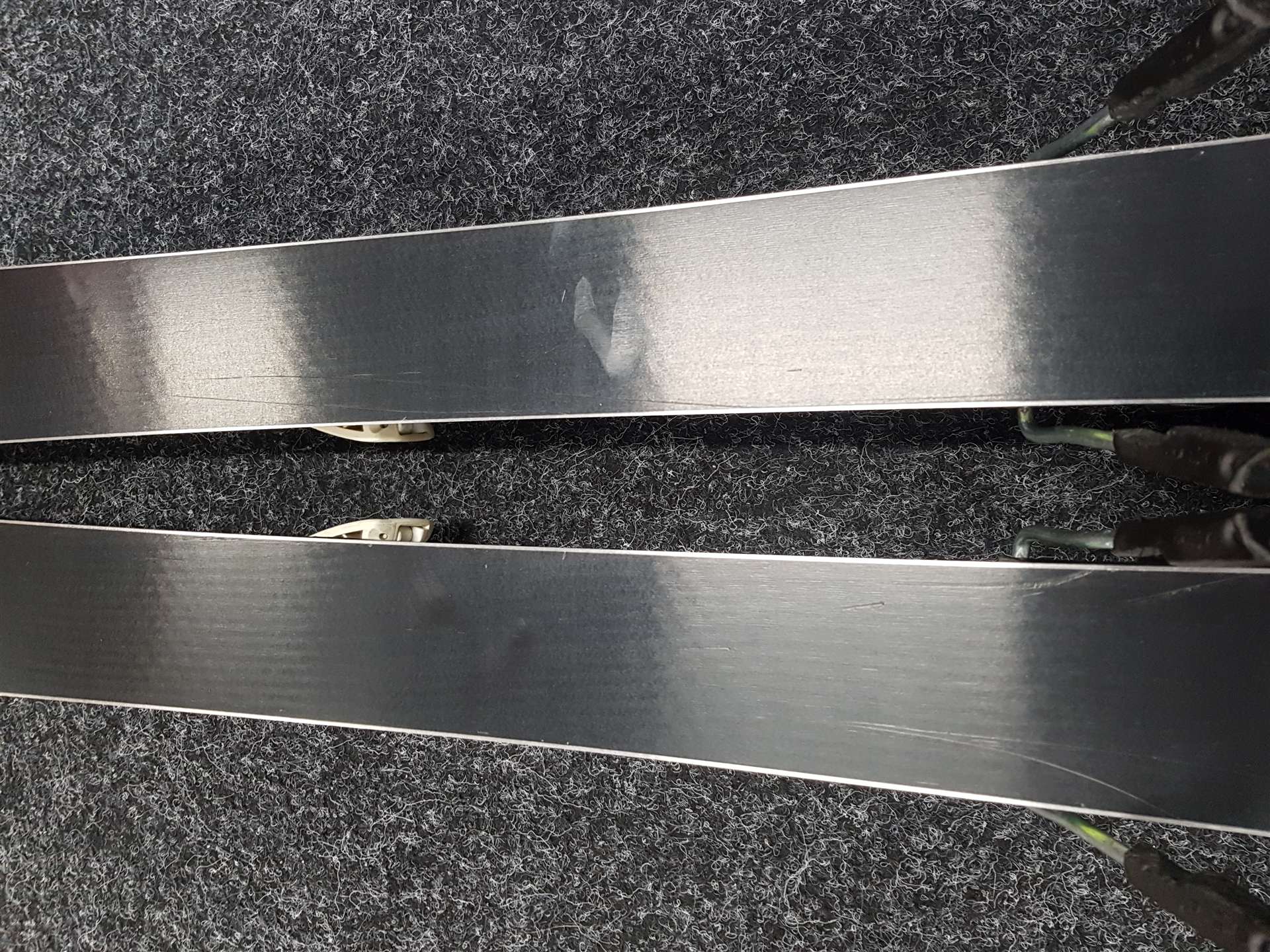 Použité detské lyže SALOMON XMAX JR + viazanie  Ezytrak 7.5