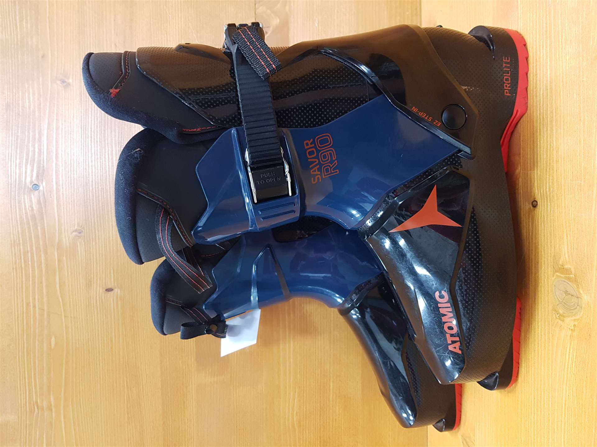 Použité lyžiarky ATOMIC Savor R90