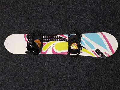 Použitý snowboard RADICAL Picasso + viazanie Salomon veľkosť XS/S