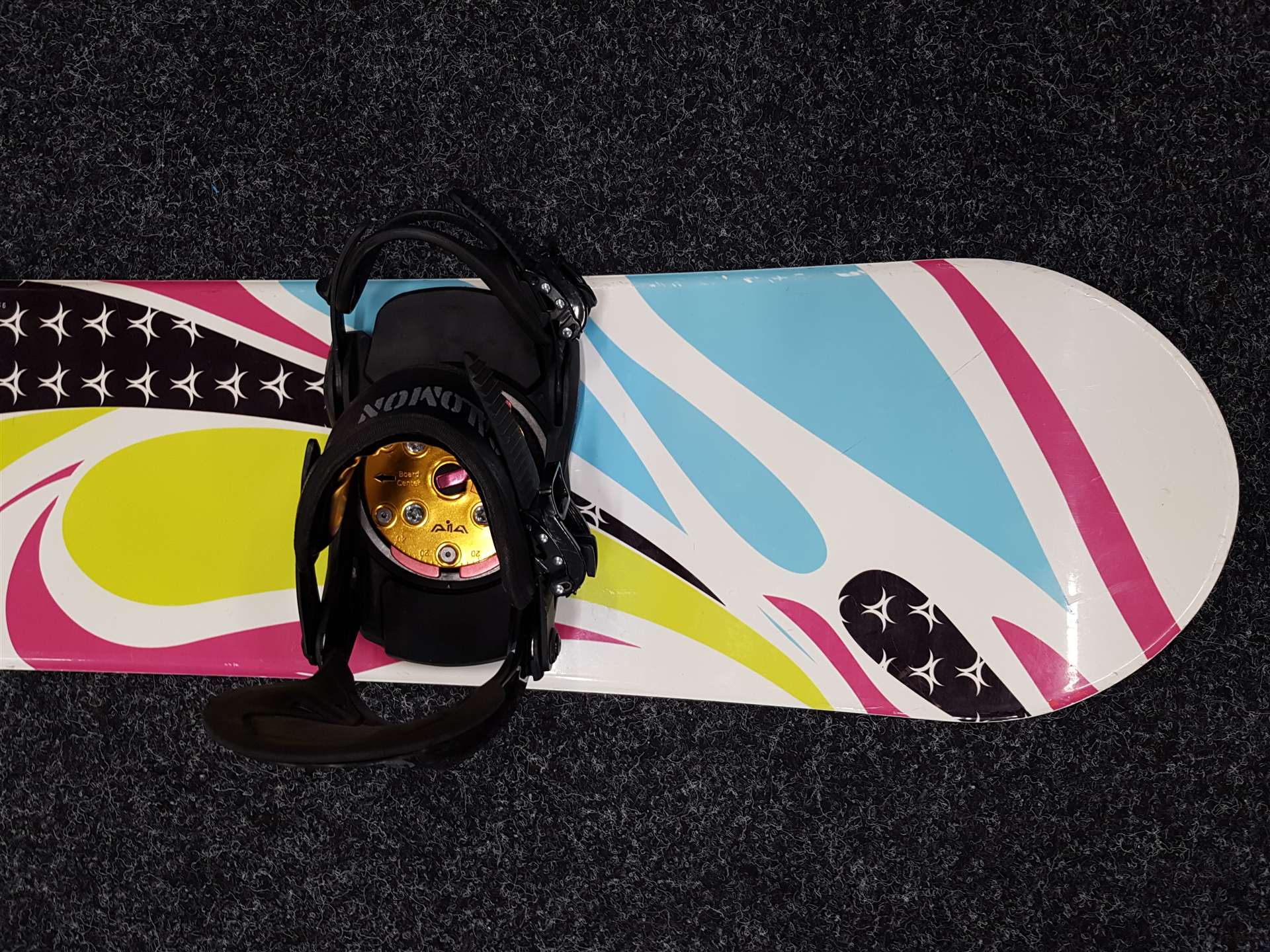 Použitý snowboard RADICAL Picasso + viazanie Salomon veľkosť XS/S