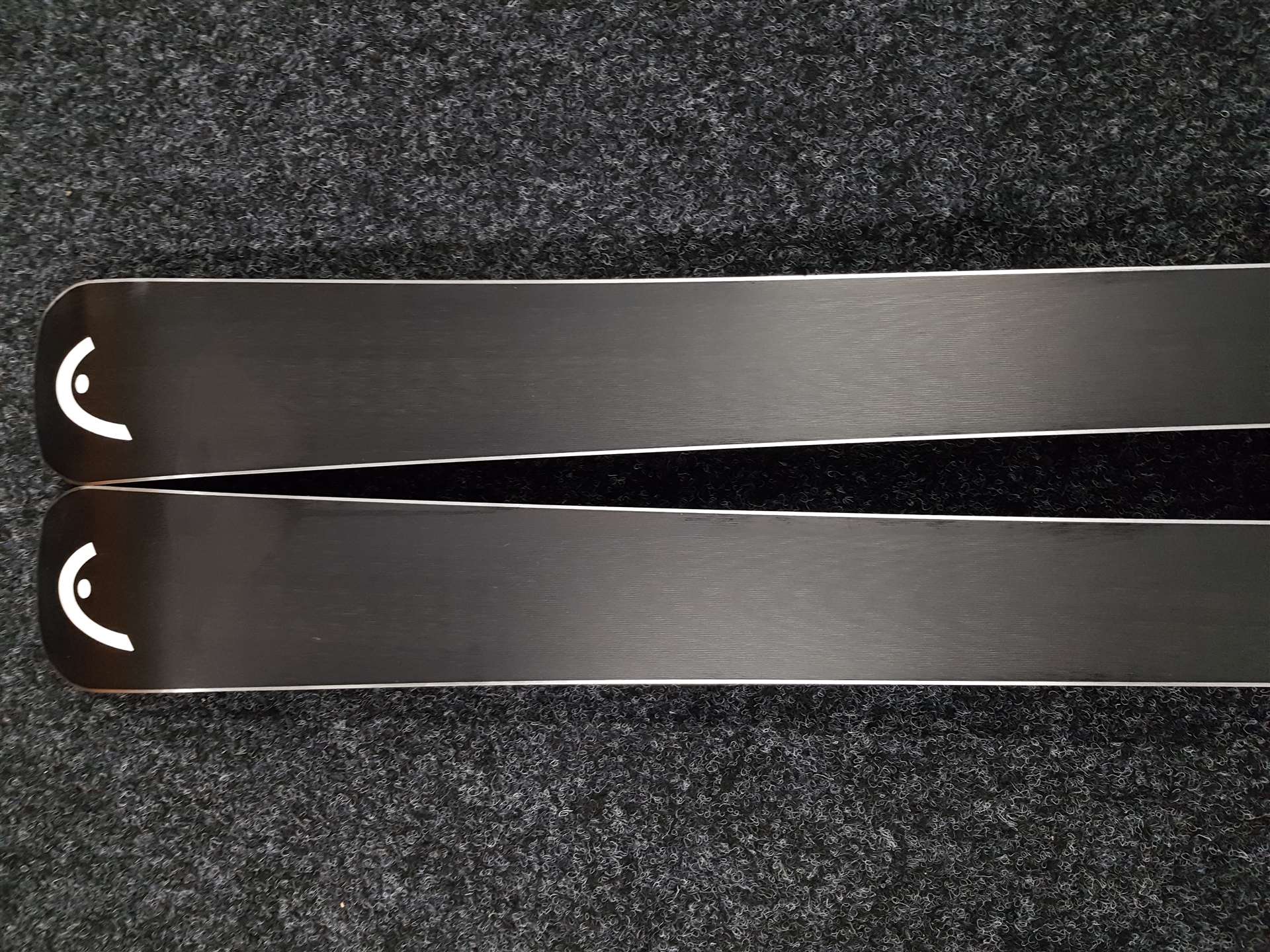 Použité lyže HEAD e-SPEED + viazanie Head Freeflex 14