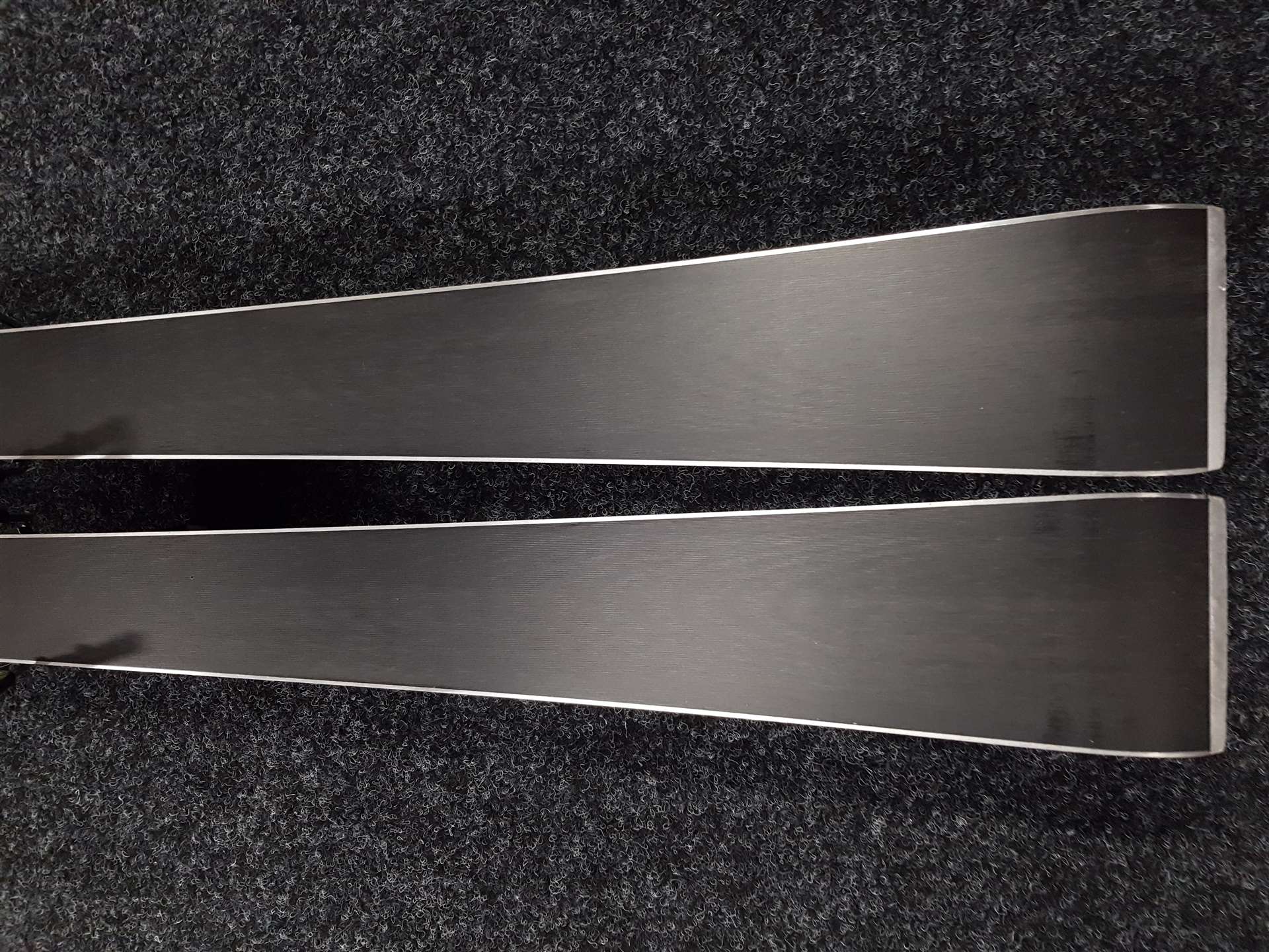 Použité lyže HEAD e-SPEED + viazanie Head Freeflex 14