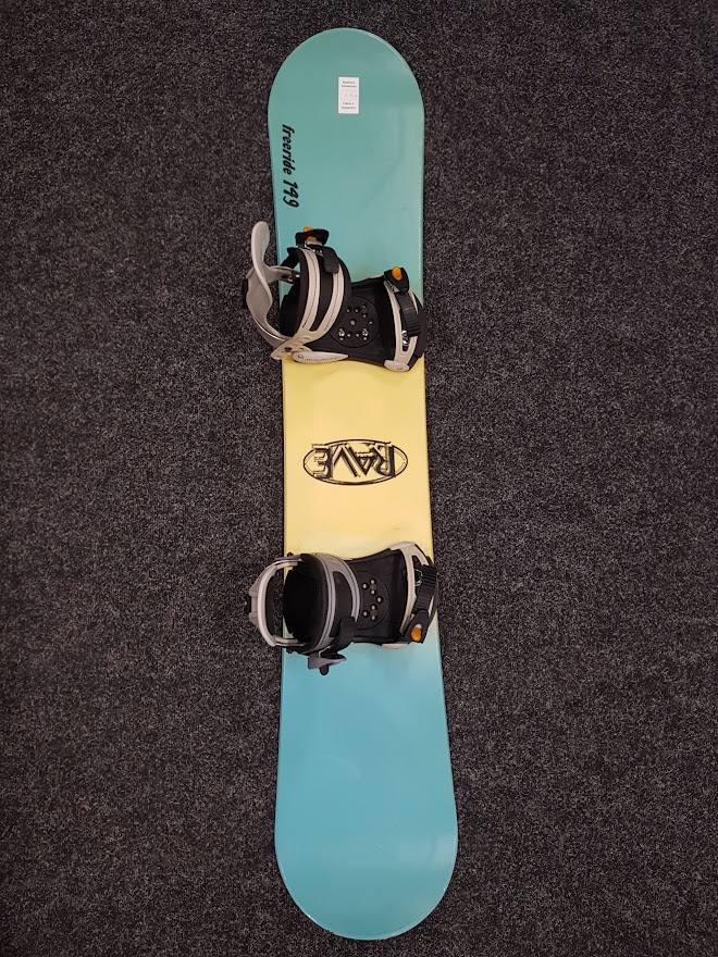 Použitý snowboard Rave Freeride + vázání SnowPro Modular velikost M/L