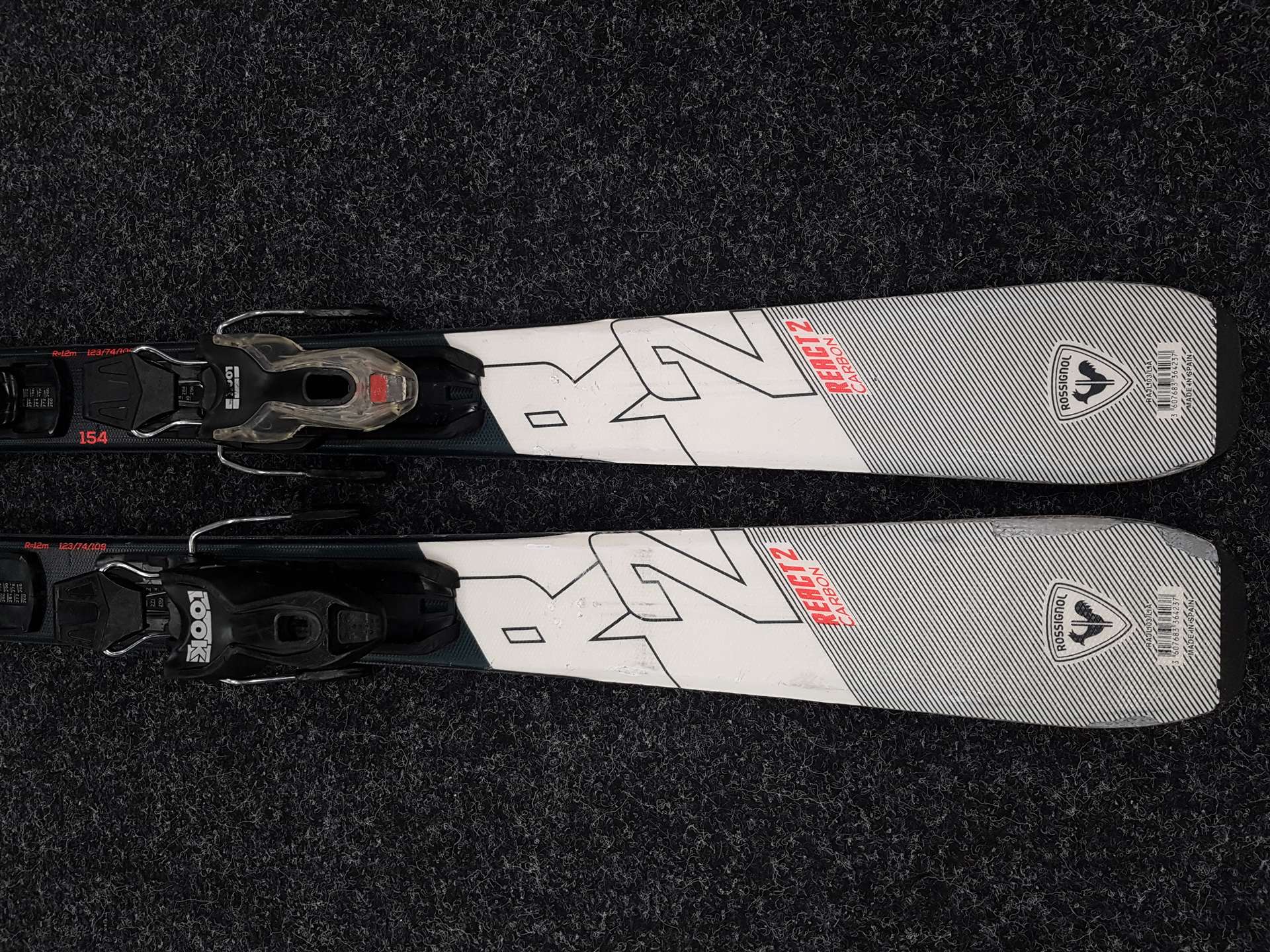 Použité lyže ROSSIGNOL React 2 Carbon + viazanie Look Xpress 10
