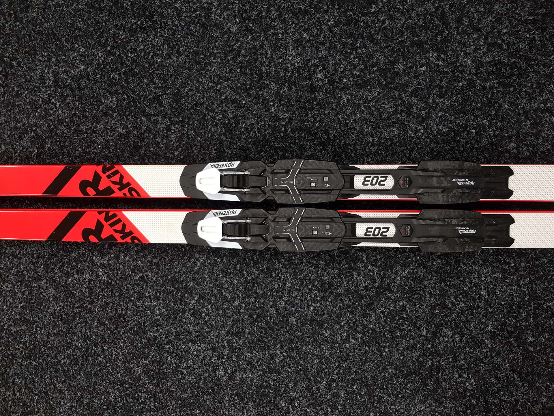 Použité bežecké lyže Rossignol Delta Comp R-Skin + NNN viazanie Rottefella