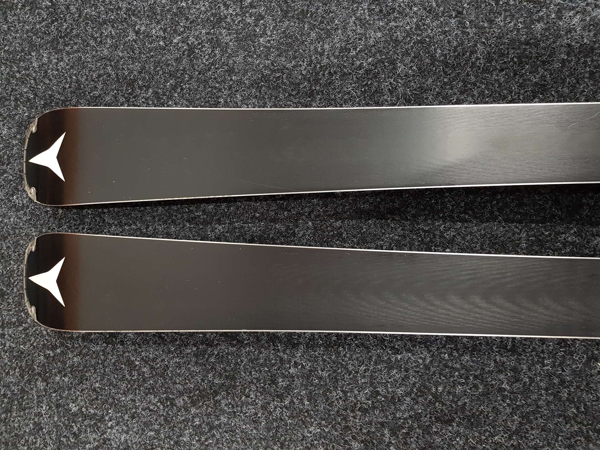 Použité lyže ATOMIC Redster X9 WB Ti + viazanie Atomic X 12 GW