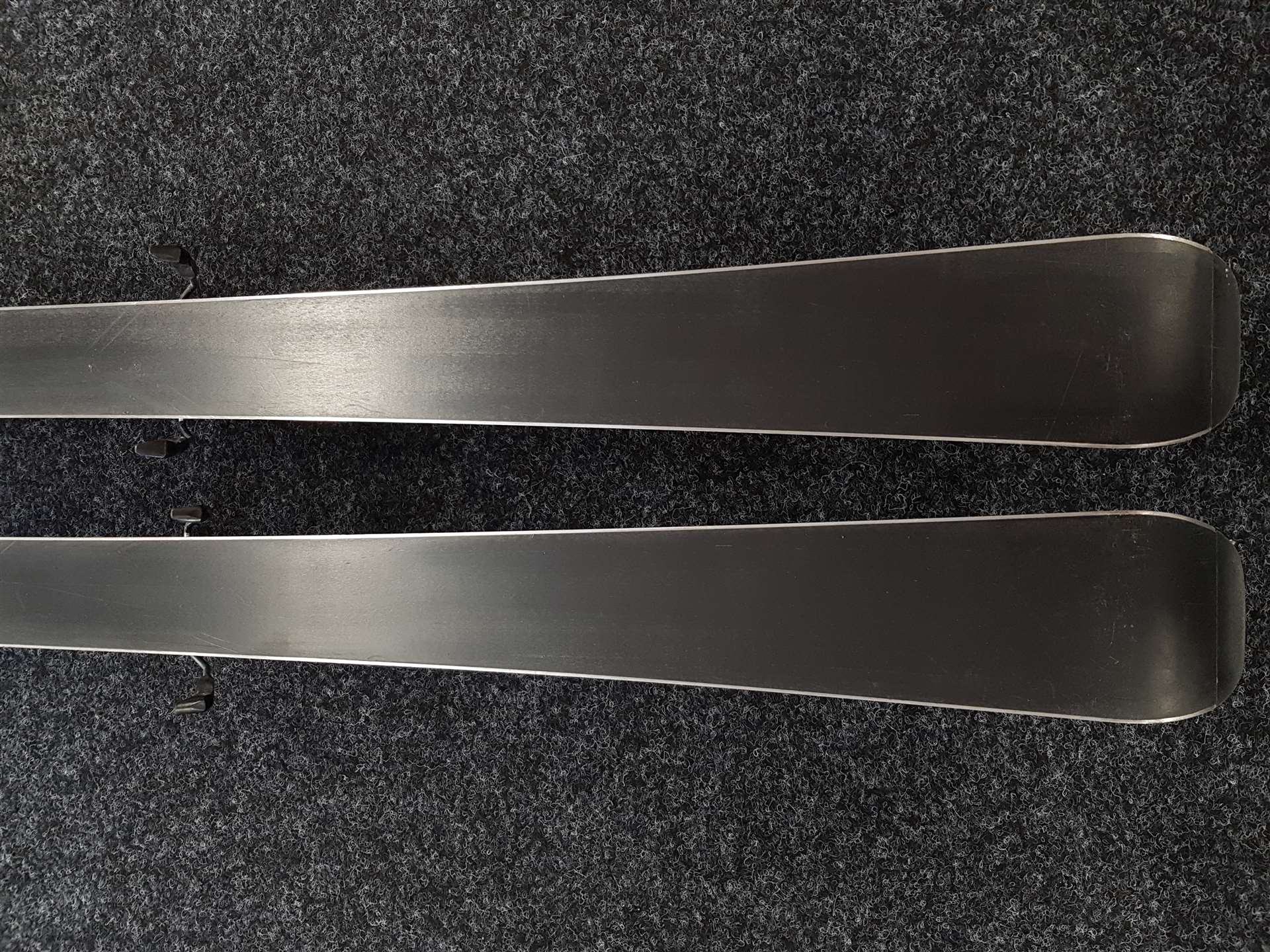 Použité lyže ROSSIGNOL Pursuit + viazanie Look Xpress 11.0