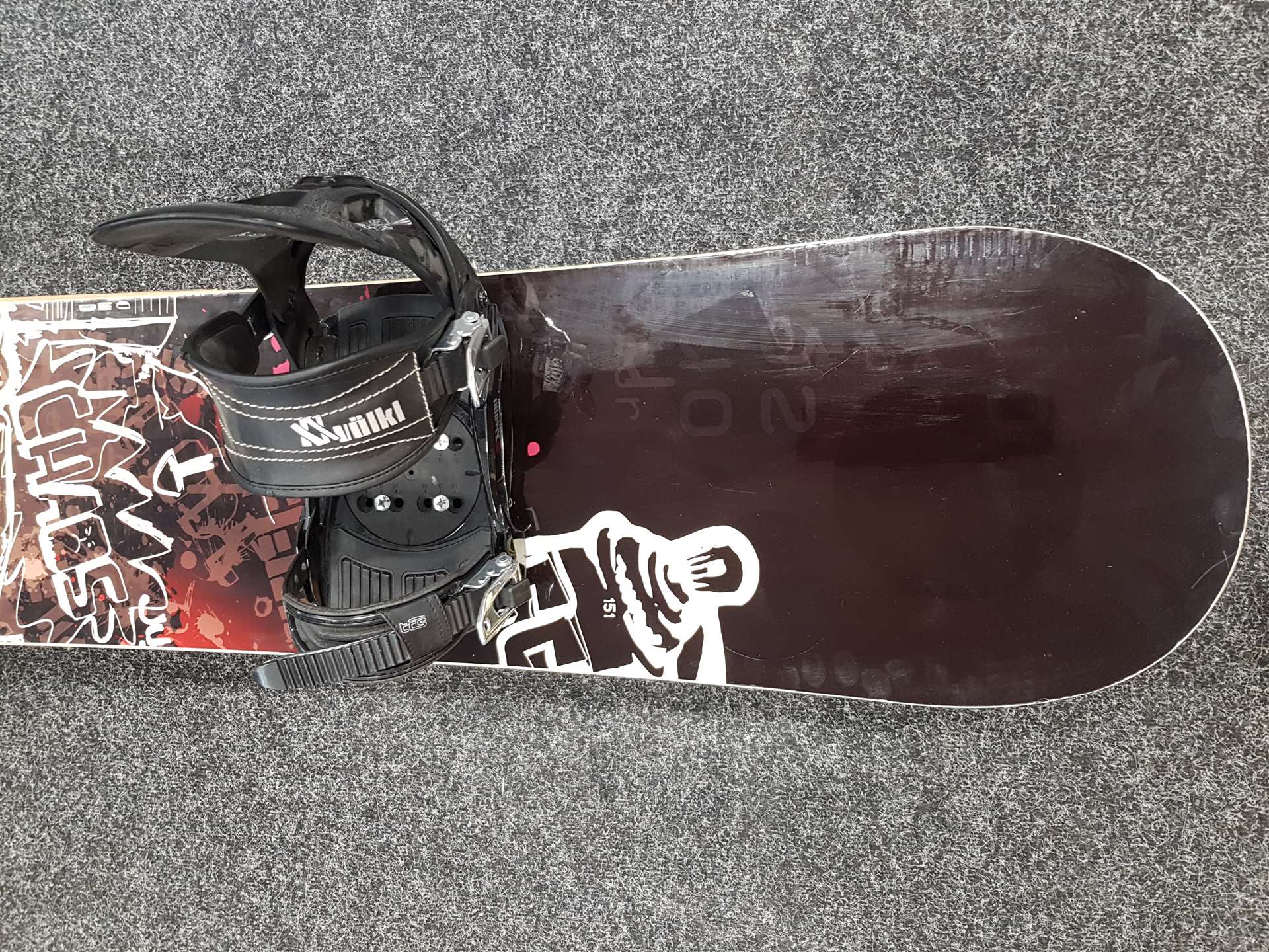 Použitý snowboard Cygnus Rebel + viazanie Volkl velkosť M