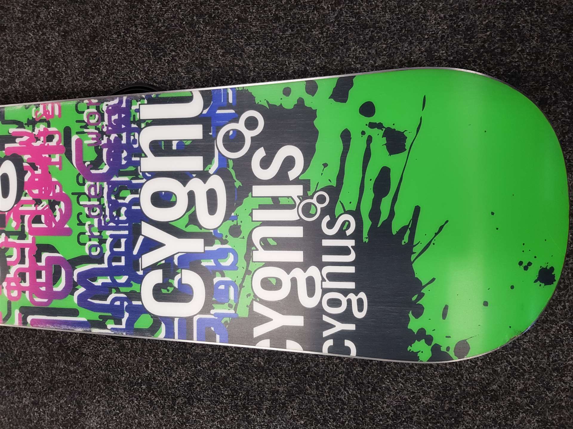 Použitý snowboard Cygnus Rebel + viazanie Volkl velkosť M