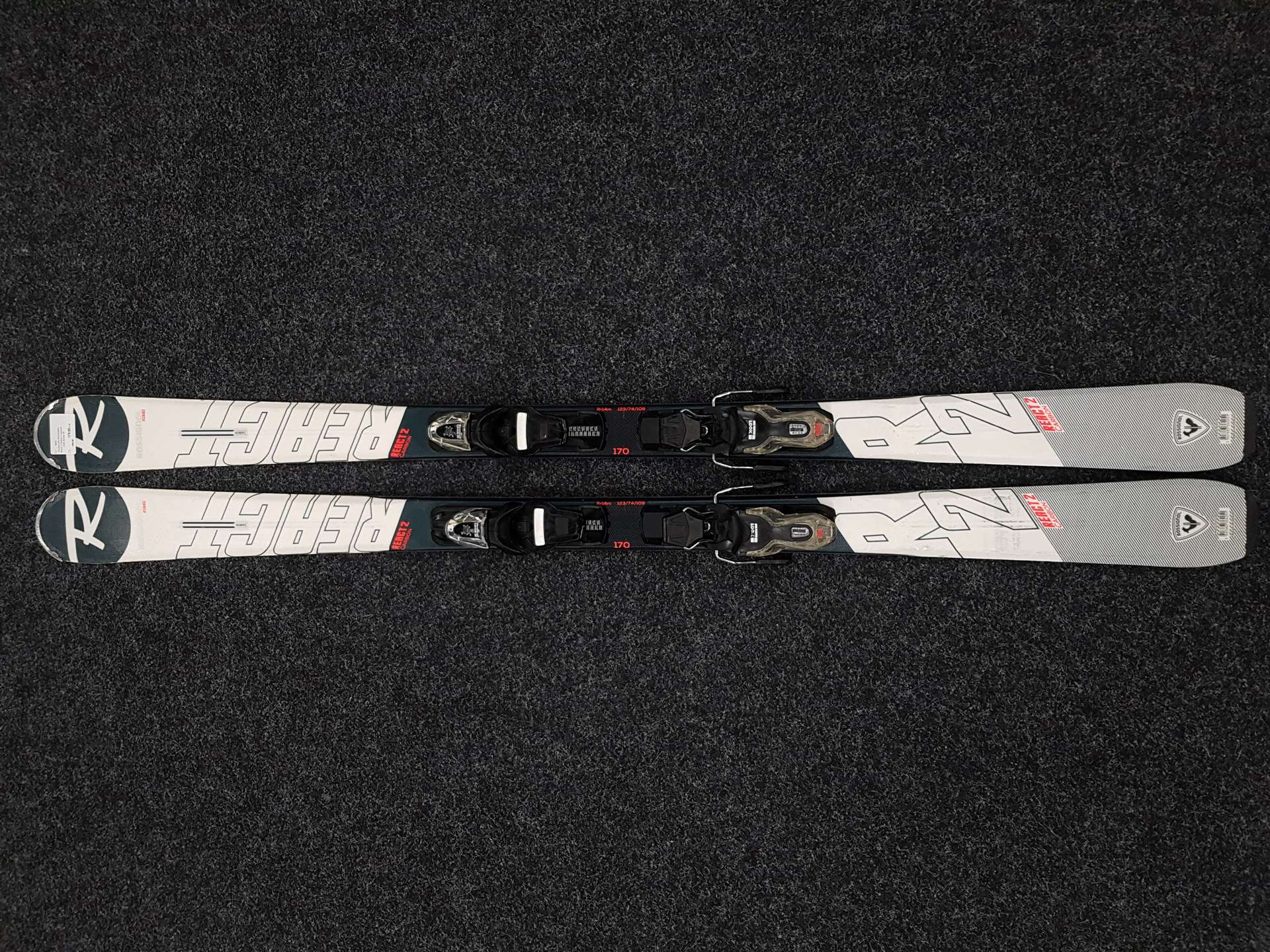 Použité lyže ROSSIGNOL React 2 Carbon + viazanie Look Xpress 10