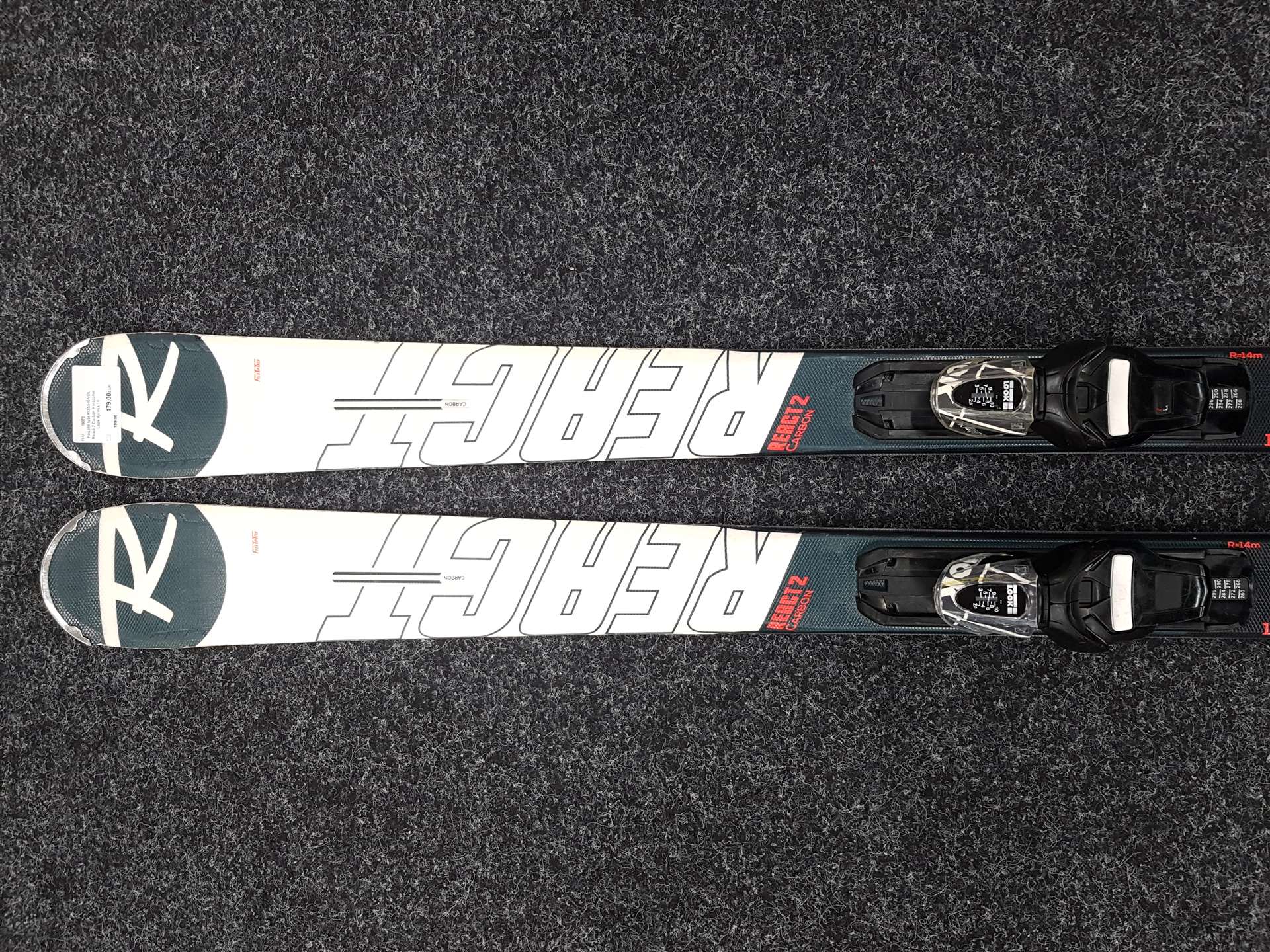 Použité lyže ROSSIGNOL React 2 Carbon + viazanie Look Xpress 10