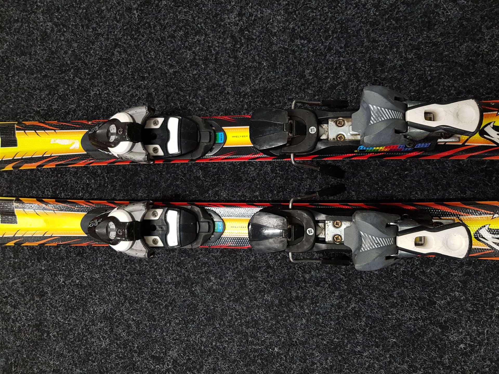 Použité lyže VOLKL Racetiger + viazanie Atomic EVOX 7,5