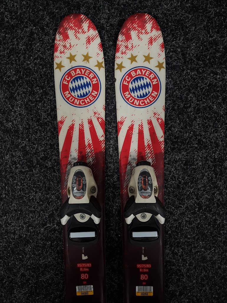 Použité lyže  Rossignol FC Bayern Munchen