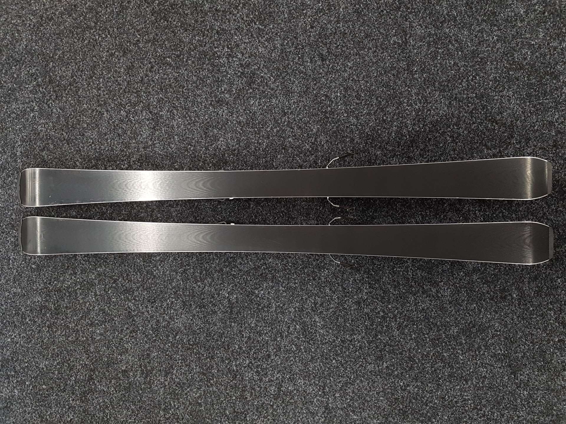 Použité lyže SALOMON Lux Jr + viazanie Salomon 5.5