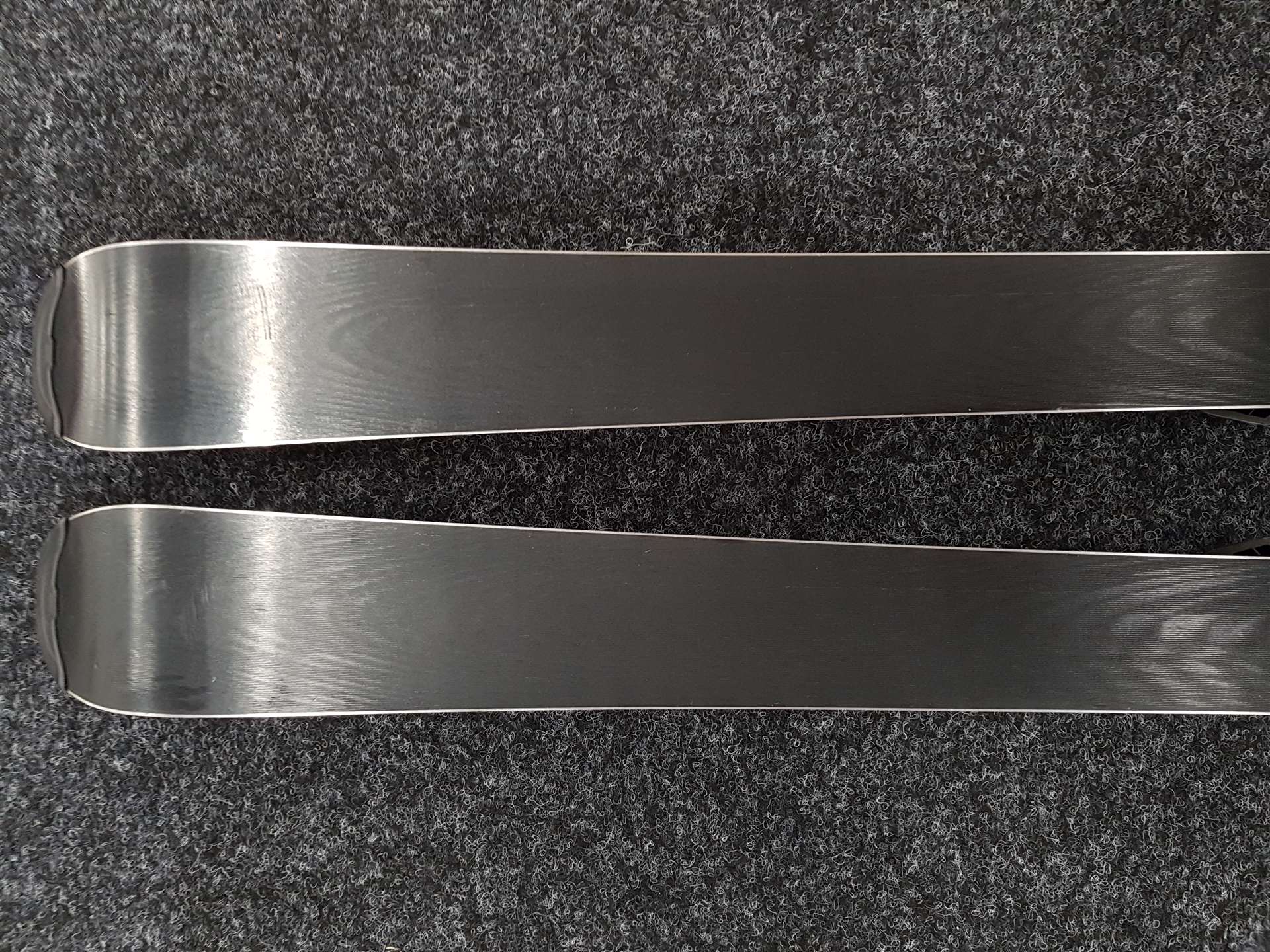 Použité lyže SALOMON Lux Jr + viazanie Salomon 5.5