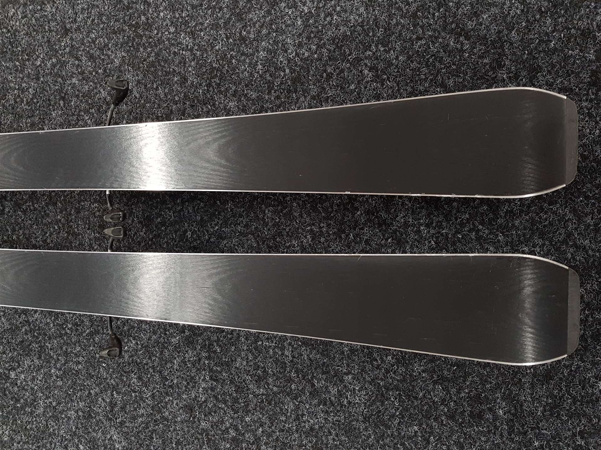 Použité lyže SALOMON Lux Jr + viazanie Salomon 5.5