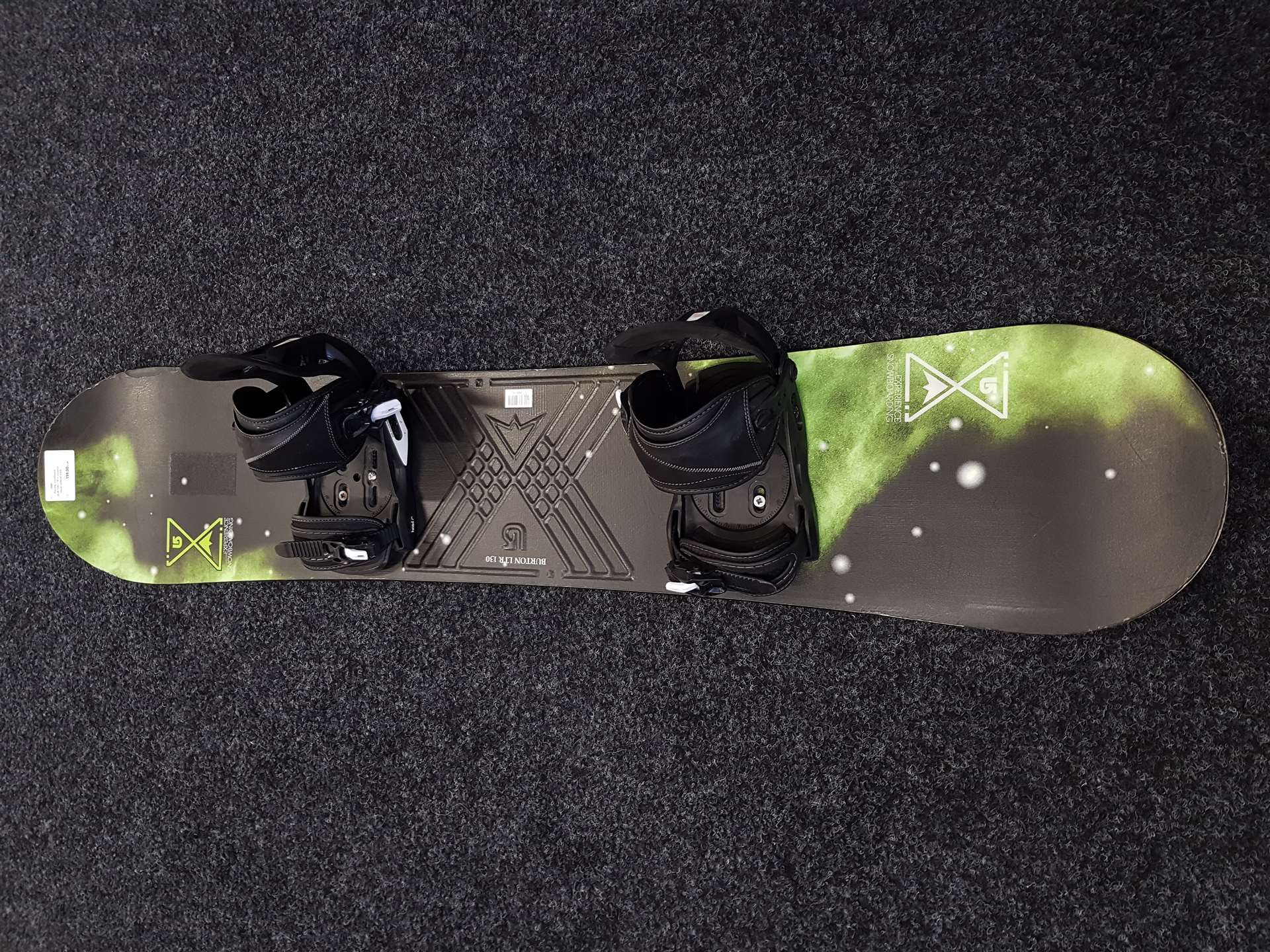 Použitý snowboard BURTON LTR + viazanie Head veľkosť XS/S
