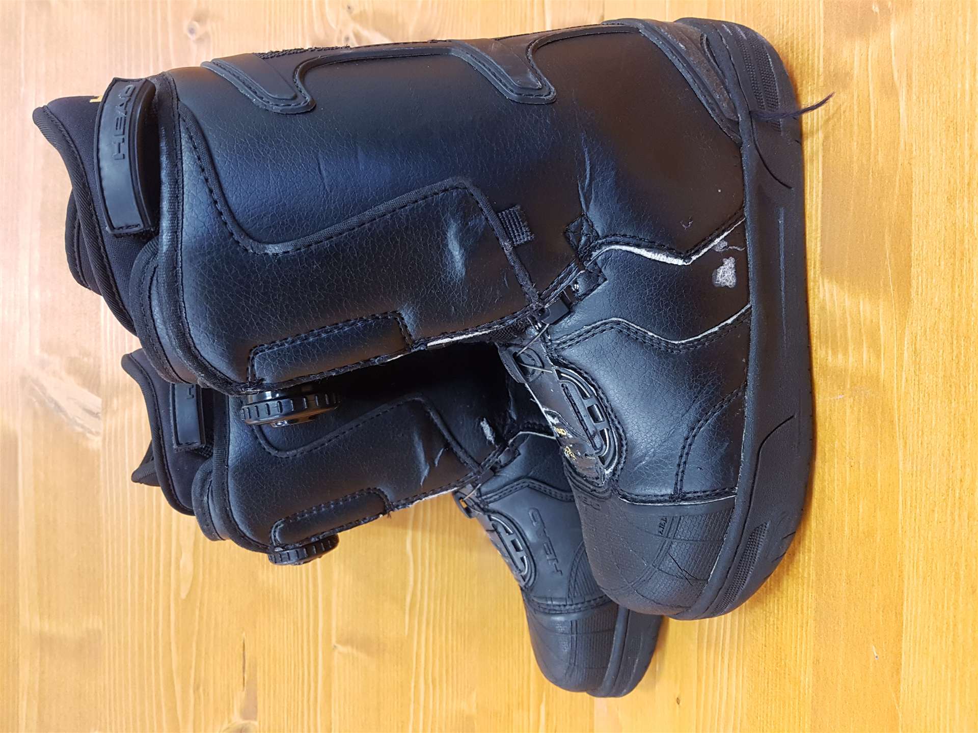 Použité snowboardové topánky HEAD