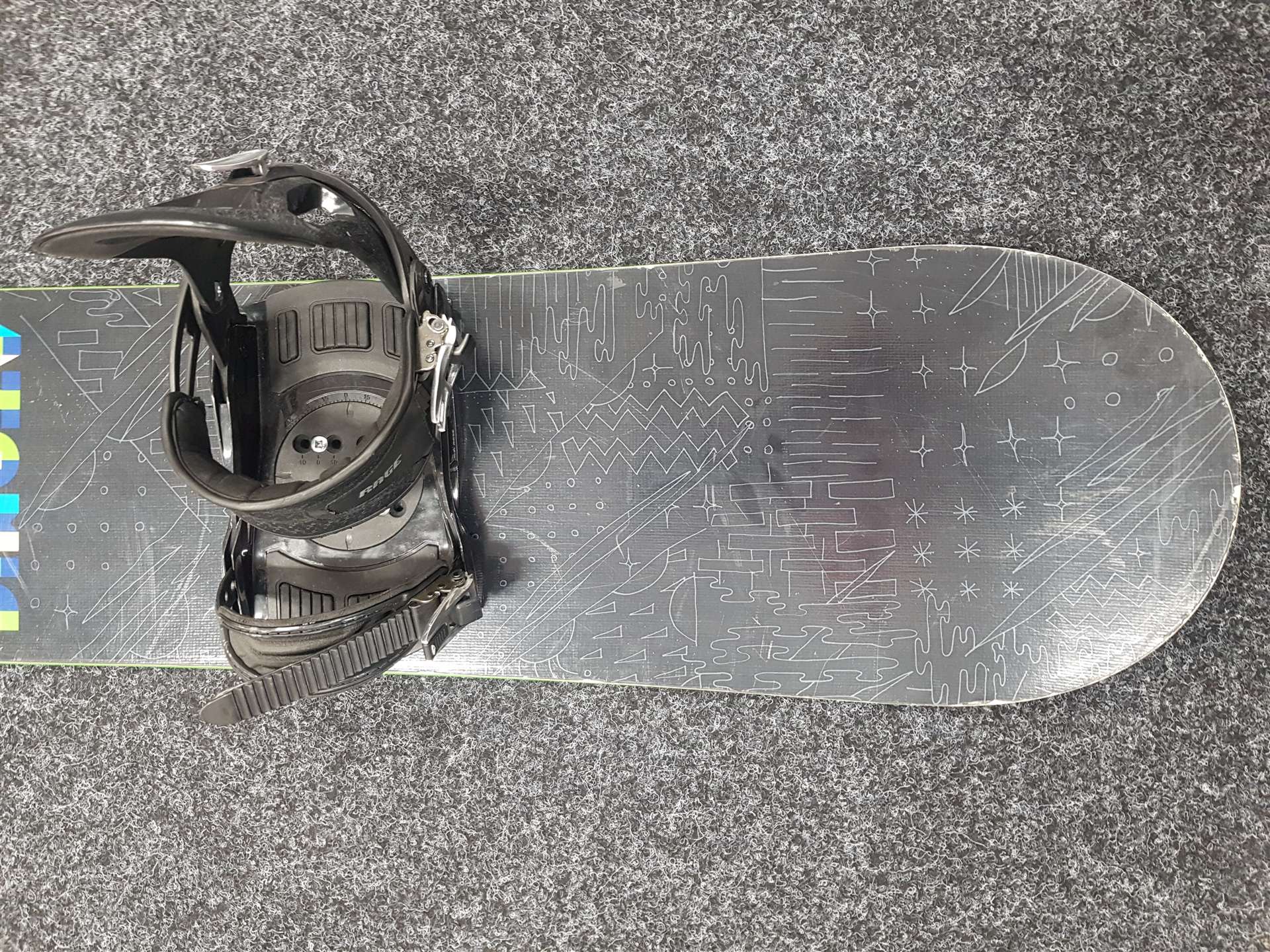 Použitý snowboard ATOMIC Cold smoke + viazanie Rage veľkosť L/XL