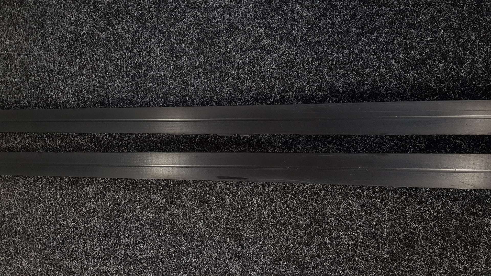 Bazárové bežecké lyže Atomic Redster Carbon S9 + NNN viazanie Atomic