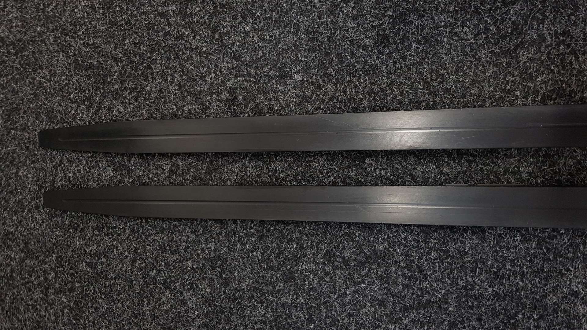 Bazárové bežecké lyže Atomic Redster Carbon S9 + NNN viazanie Atomic