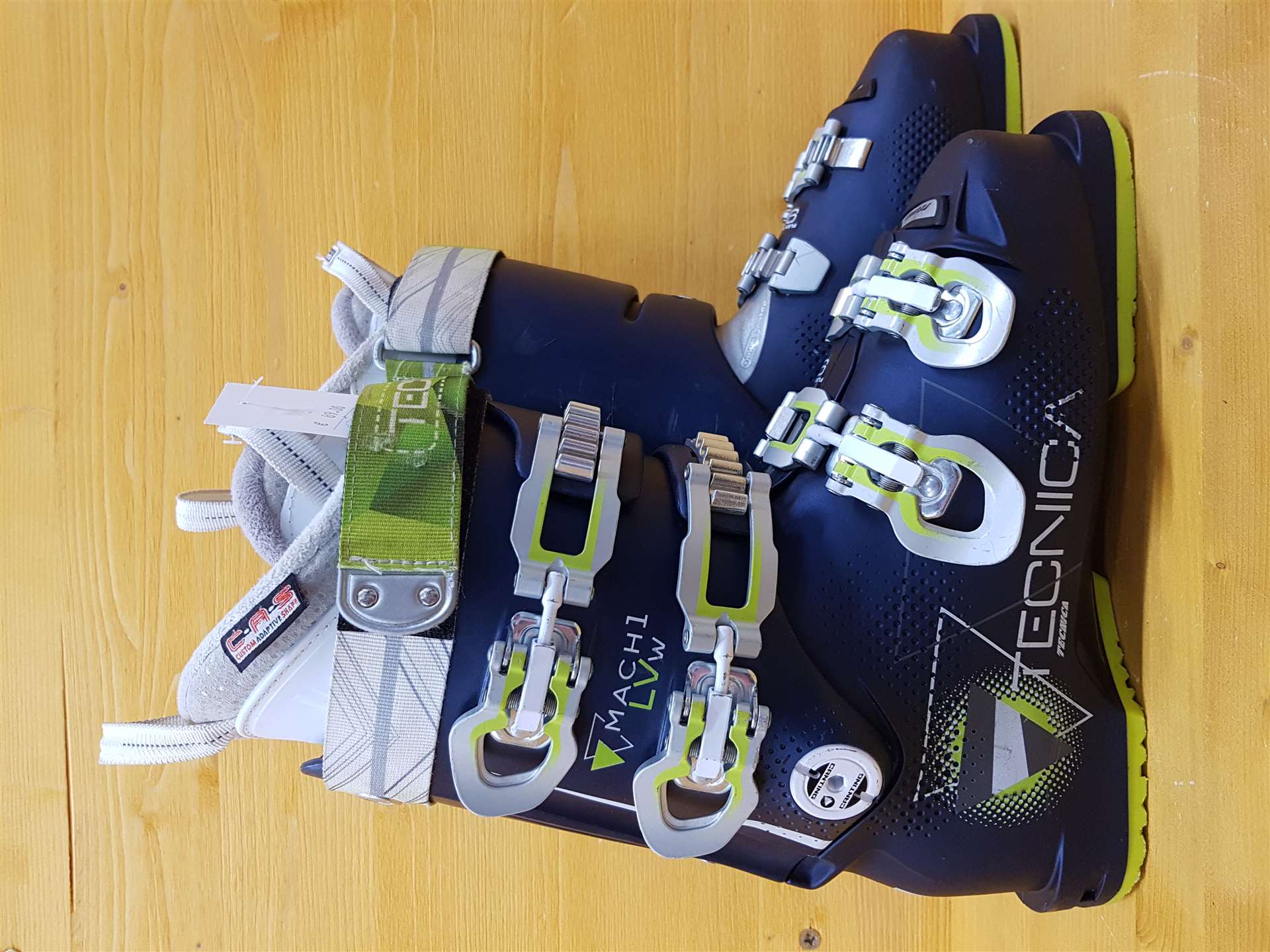 Použité lyžiarky Tecnica Mach1 LV W