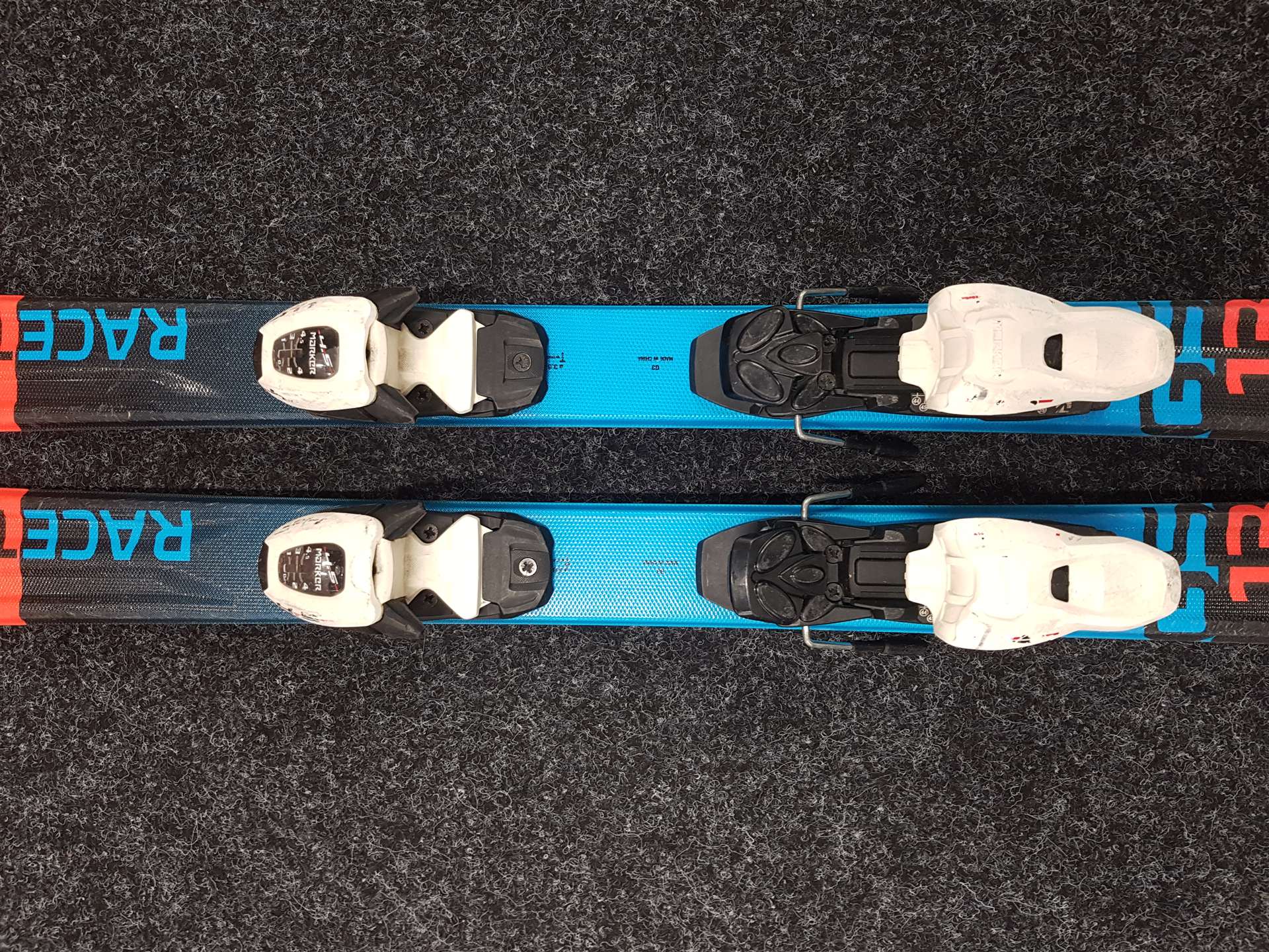 Použité detské lyže VOLKL Racetiger  + viazanie Marker 4.5