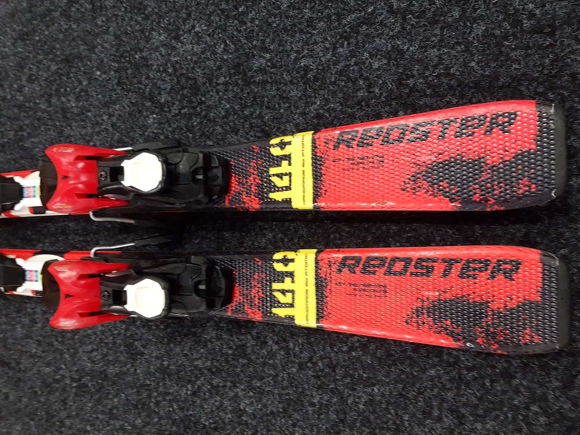 Použité lyže ATOMIC Redster + viazanie Atomic 7,5
