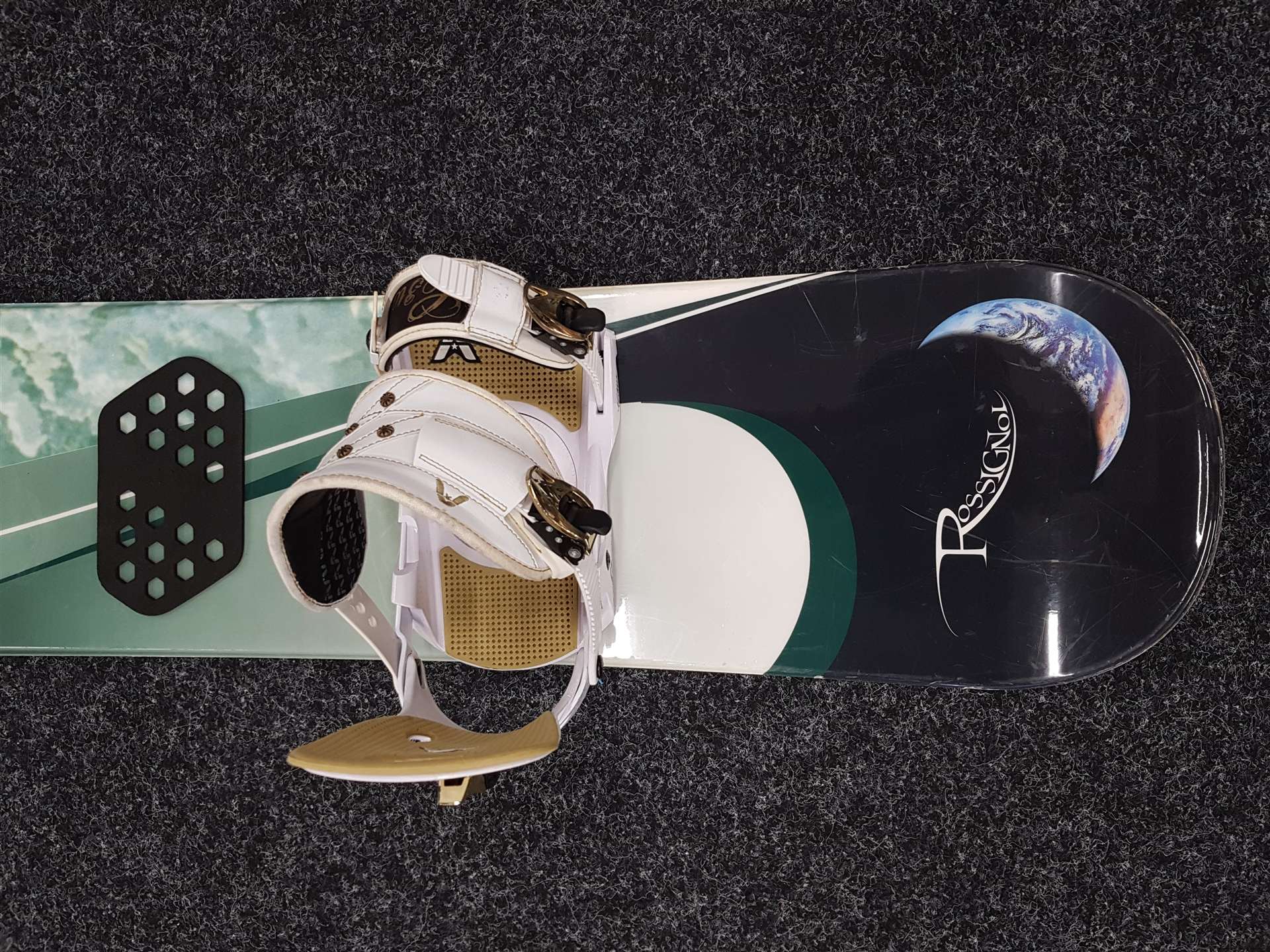 Použitý snowboard ROSSIGNOL Strato Wide + viazanie  Alpen Stern veľkosť M/L