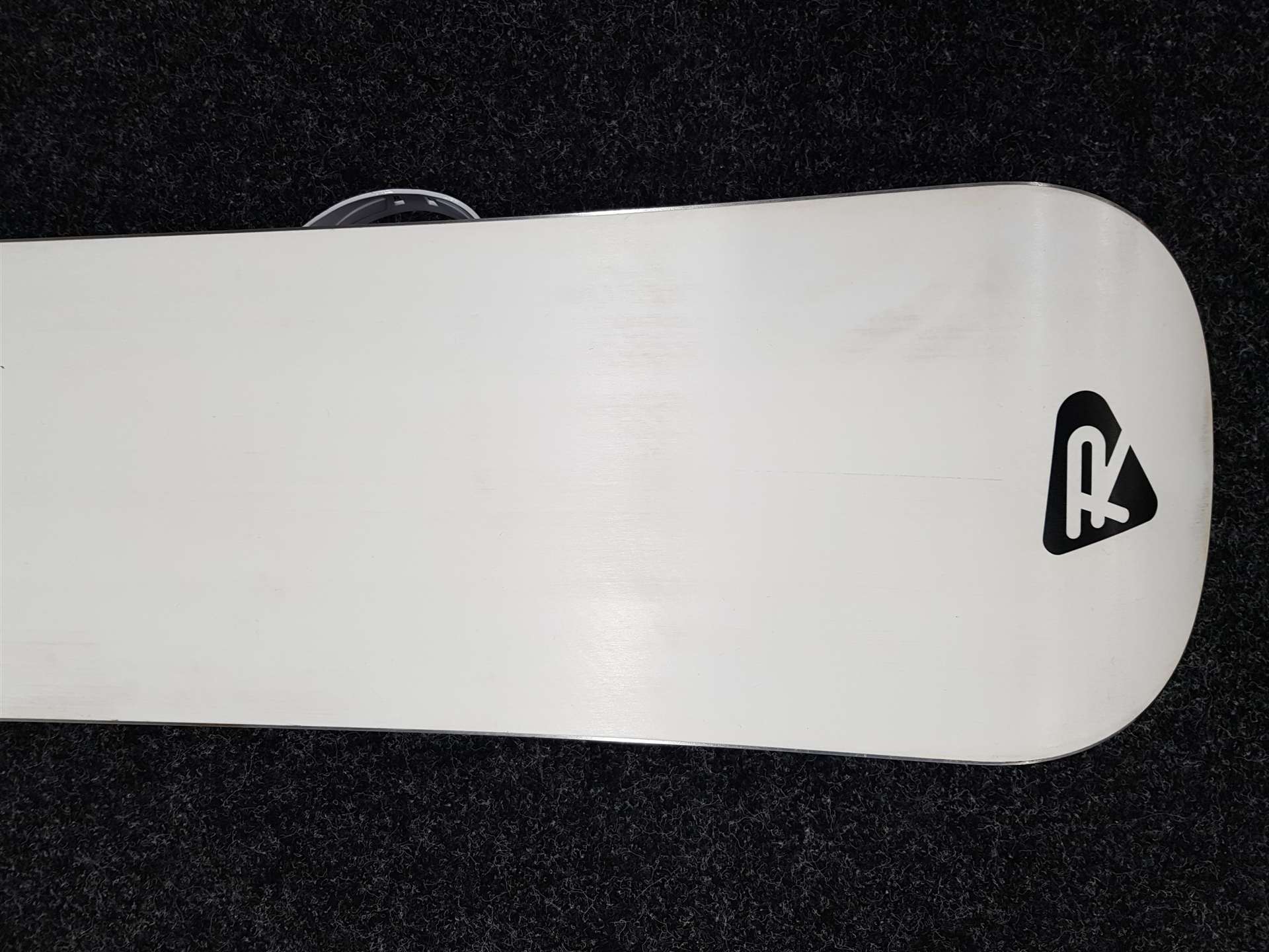 Použitý snowboard ROSSIGNOL Strato Wide + viazanie  Alpen Stern veľkosť M/L