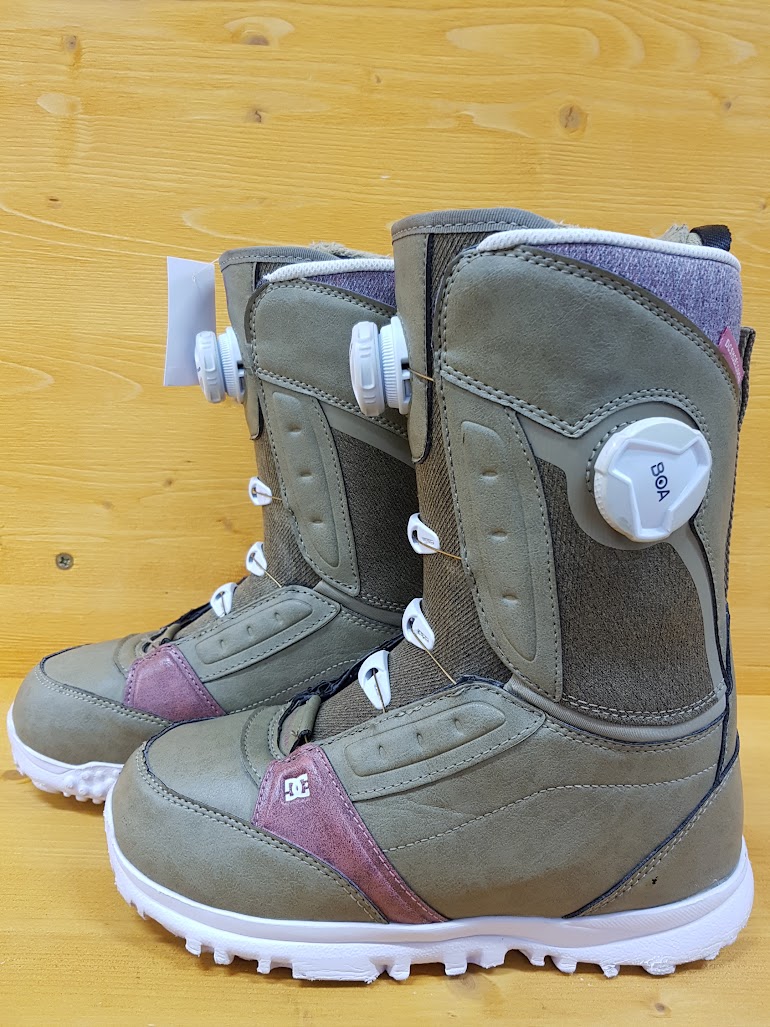 Bazárové snowboardové topánky DC Lotus