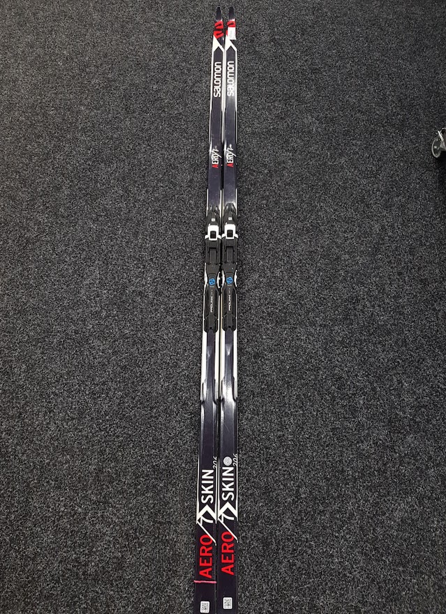 Gebrauchte Langlaufski Salomon Aero/7/Skin + NNN Bindung Salomon Prolink. 