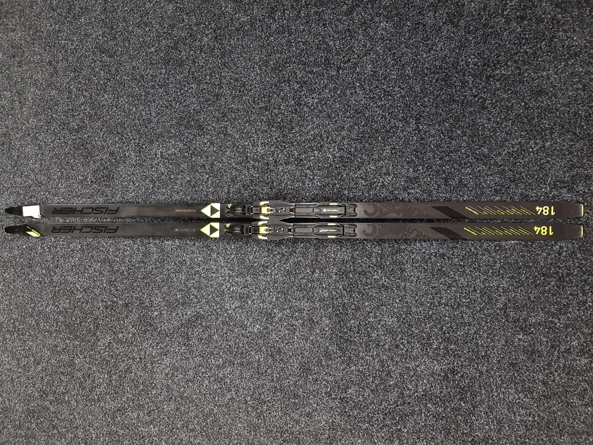 Použité bežecké lyže Fischer XC Super Elite Crown + NNN viazanie Fischer